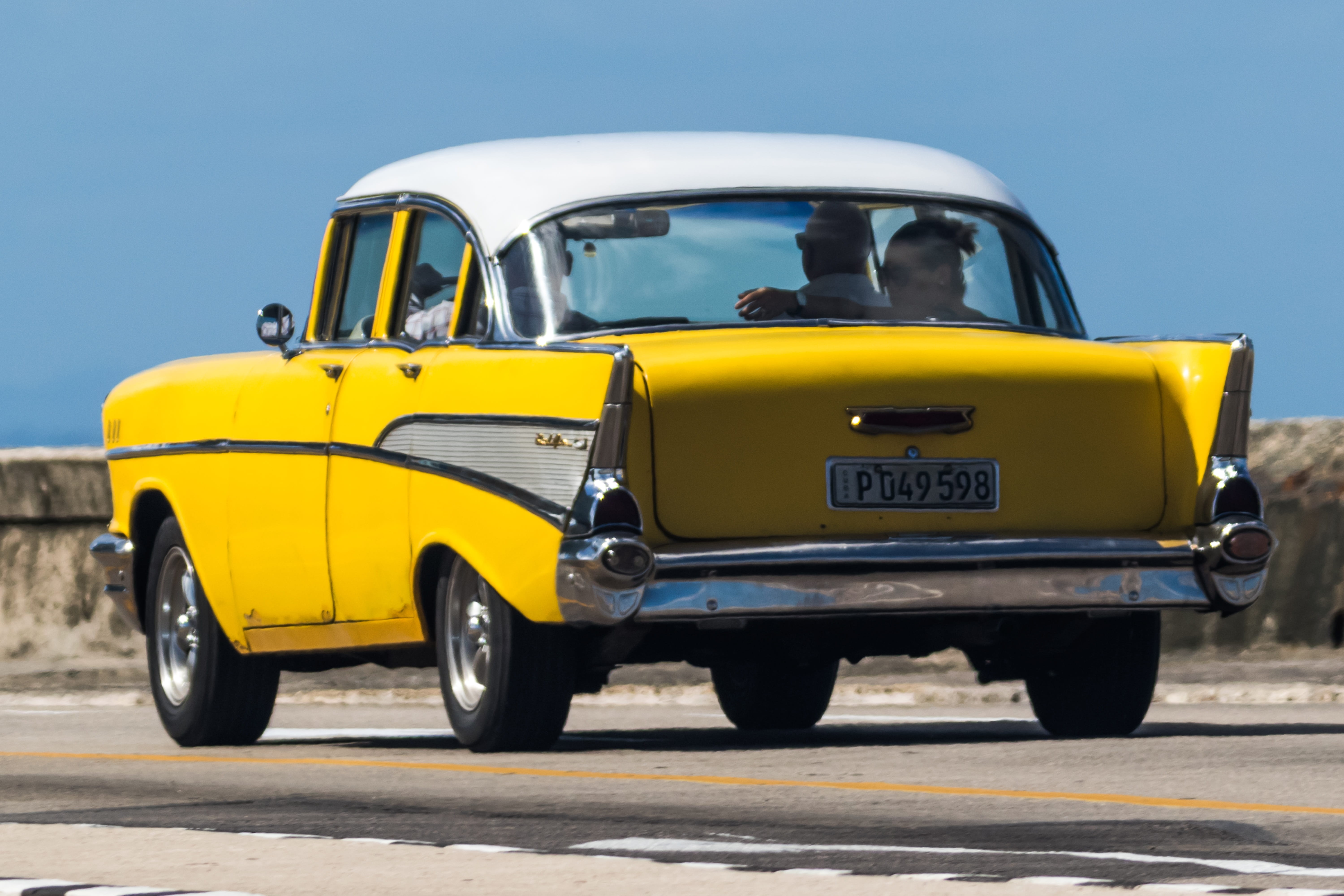 car, public transportation, day, wheel, mode of transportation, outdoors, sunlight, yellow, no people, almendron, retro styled, transportation, street, HD Wallpaper