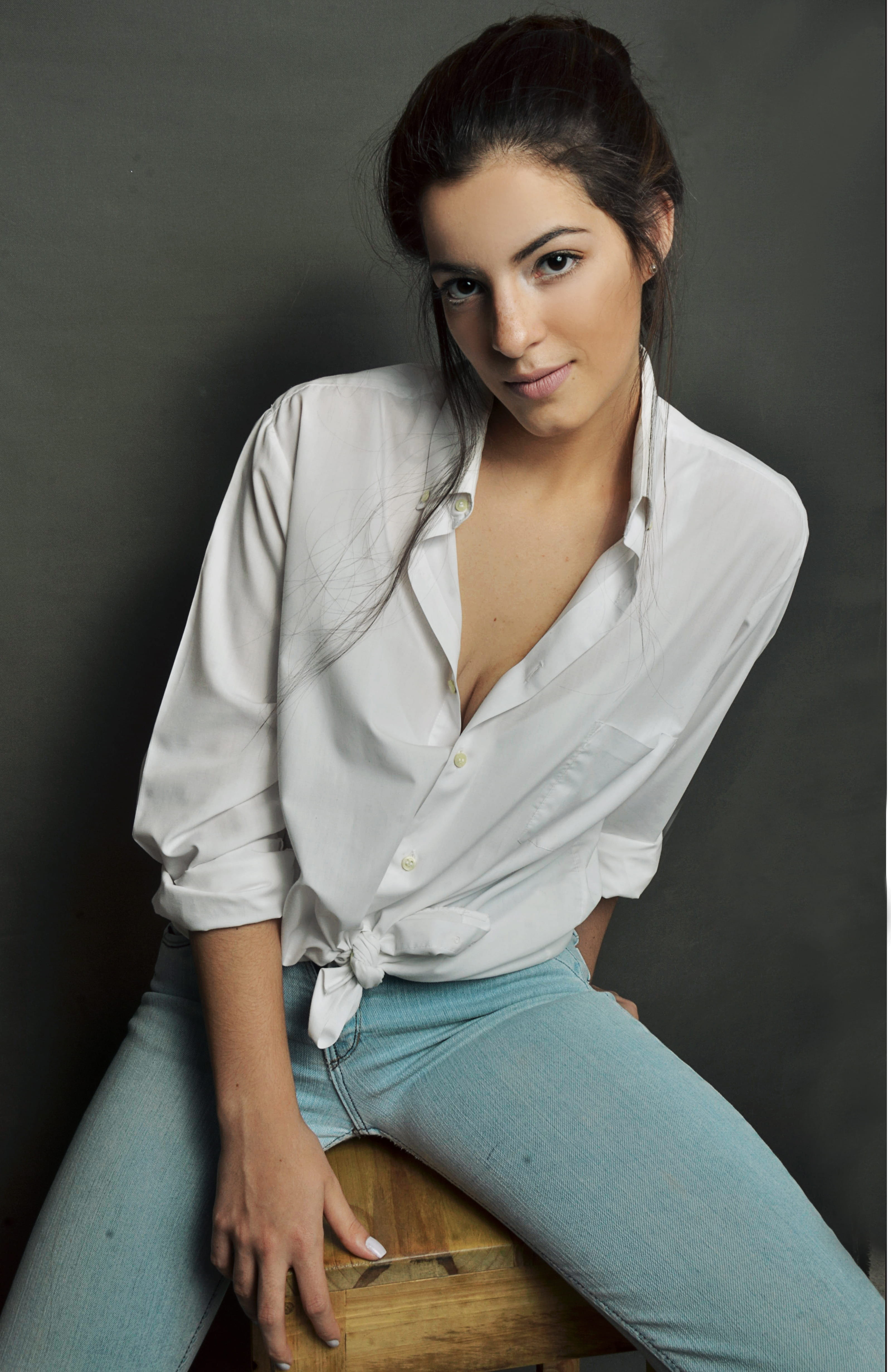 lifestyles, 4K, real people, long sleeve, woman, pants, beautiful woman, shirt, female, human, photo, blouse, brown, face, young adult, one person, photography, Phone HD Wallpaper
