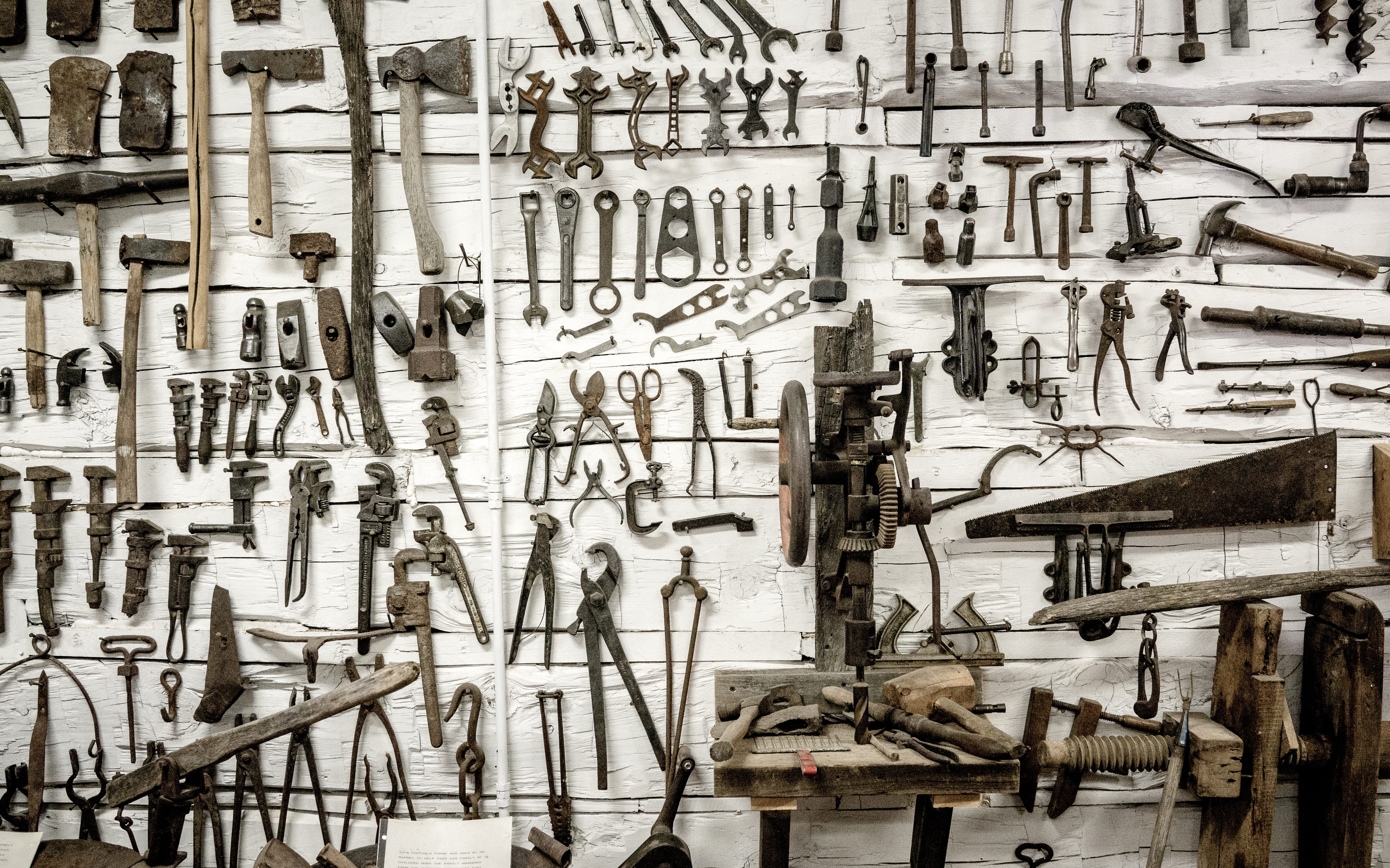 no people, 5K, architecture, display, building exterior, work, built structure, city, building, backgrounds, industry, white, metal, transportation, workshop, HD Wallpaper