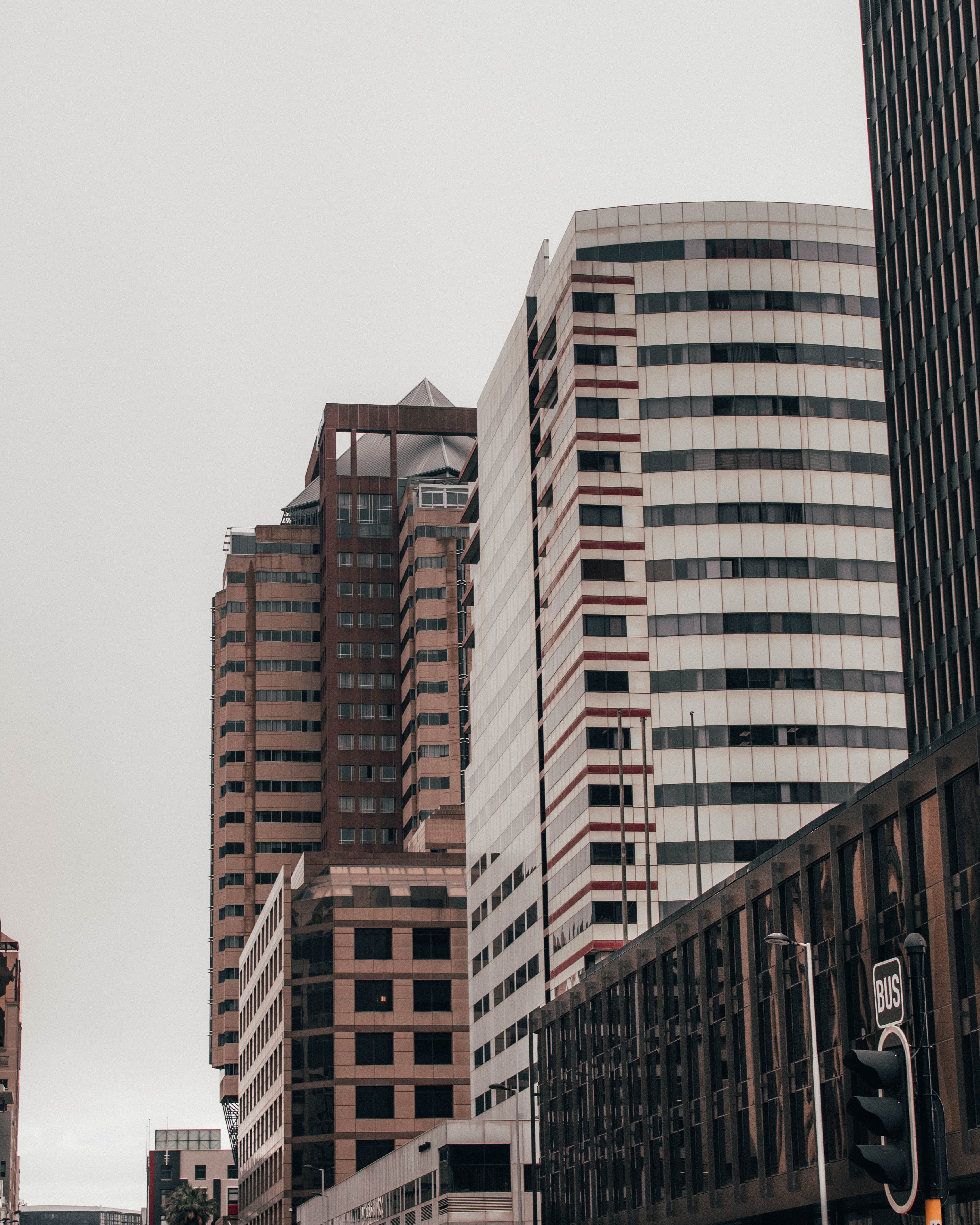 no people, 4K, clear sky, asphalt, day, vehicle, city, apartment, high rise, window, capetown, transportation, banister, modern, building exterior, office, Phone HD Wallpaper