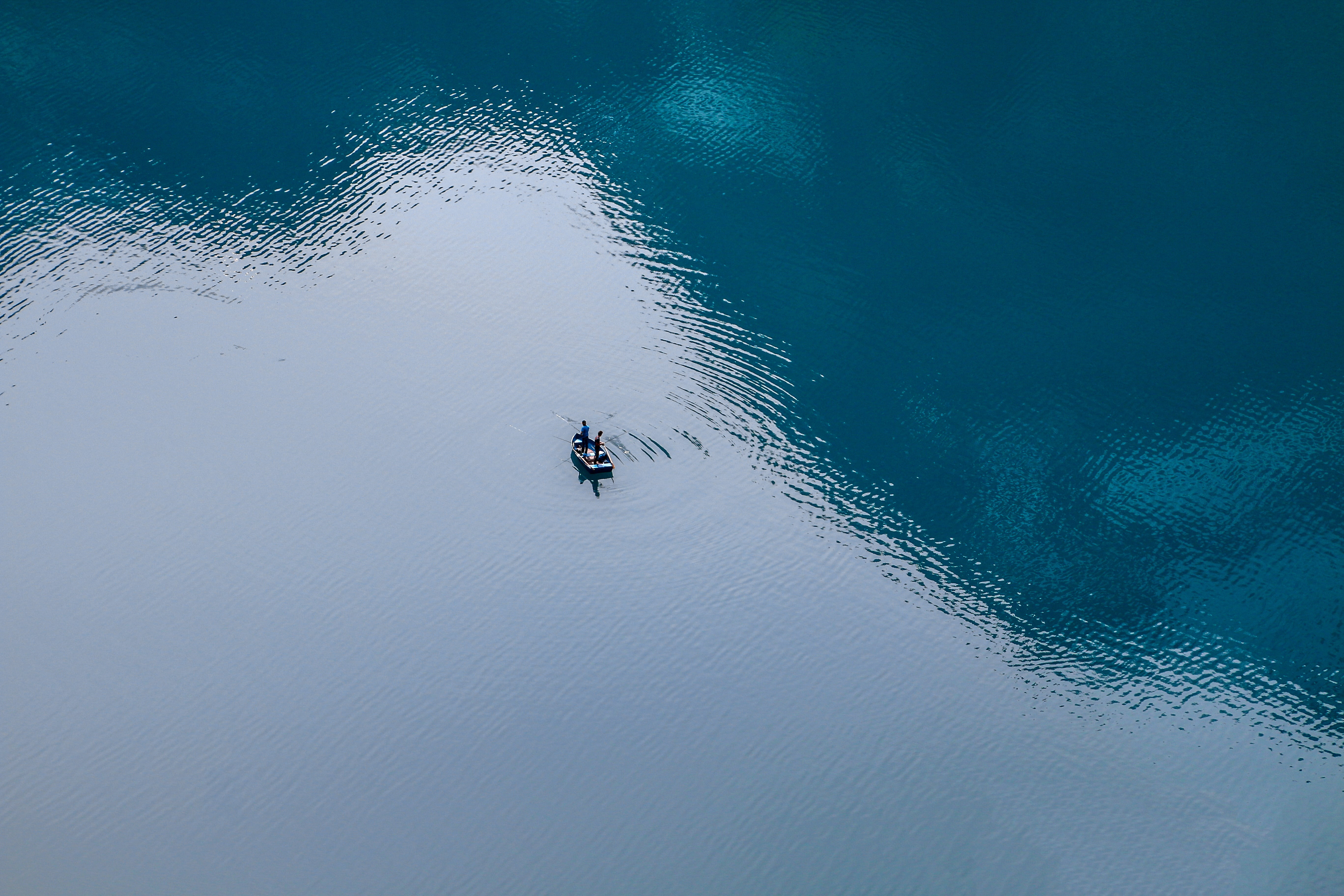 sport, high angle view, fishing boat, one animal, cold temperature, 5K, lake oeschinen, snowcapped mountain, scenics - nature, land, animal themes, nature, HD Wallpaper