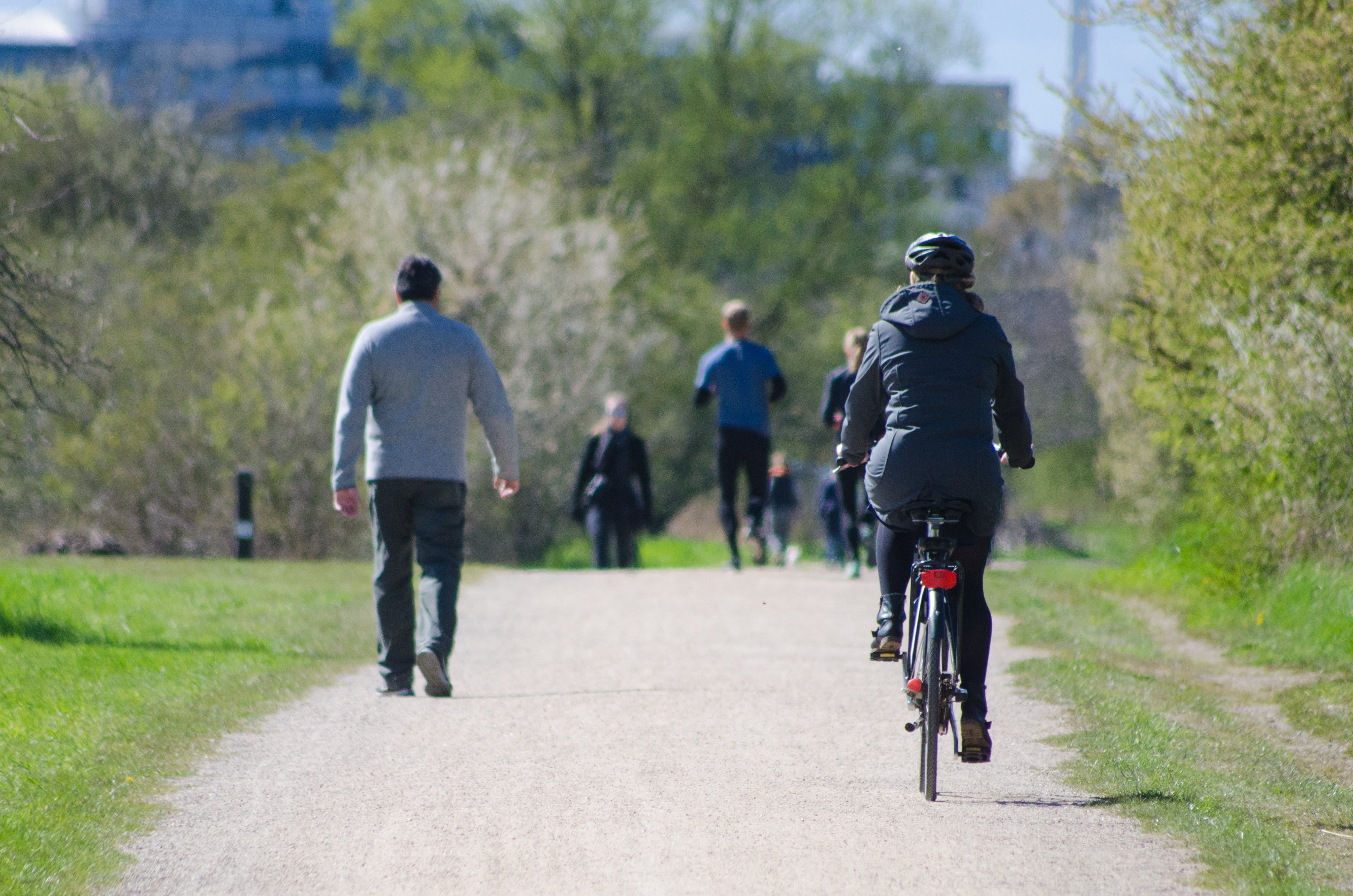 cycling, real people, rear view, female, transportation, walking, outdoor, sport, adult, male friendship, headwear, mature men, helmet, full length, lifestyles, HD Wallpaper