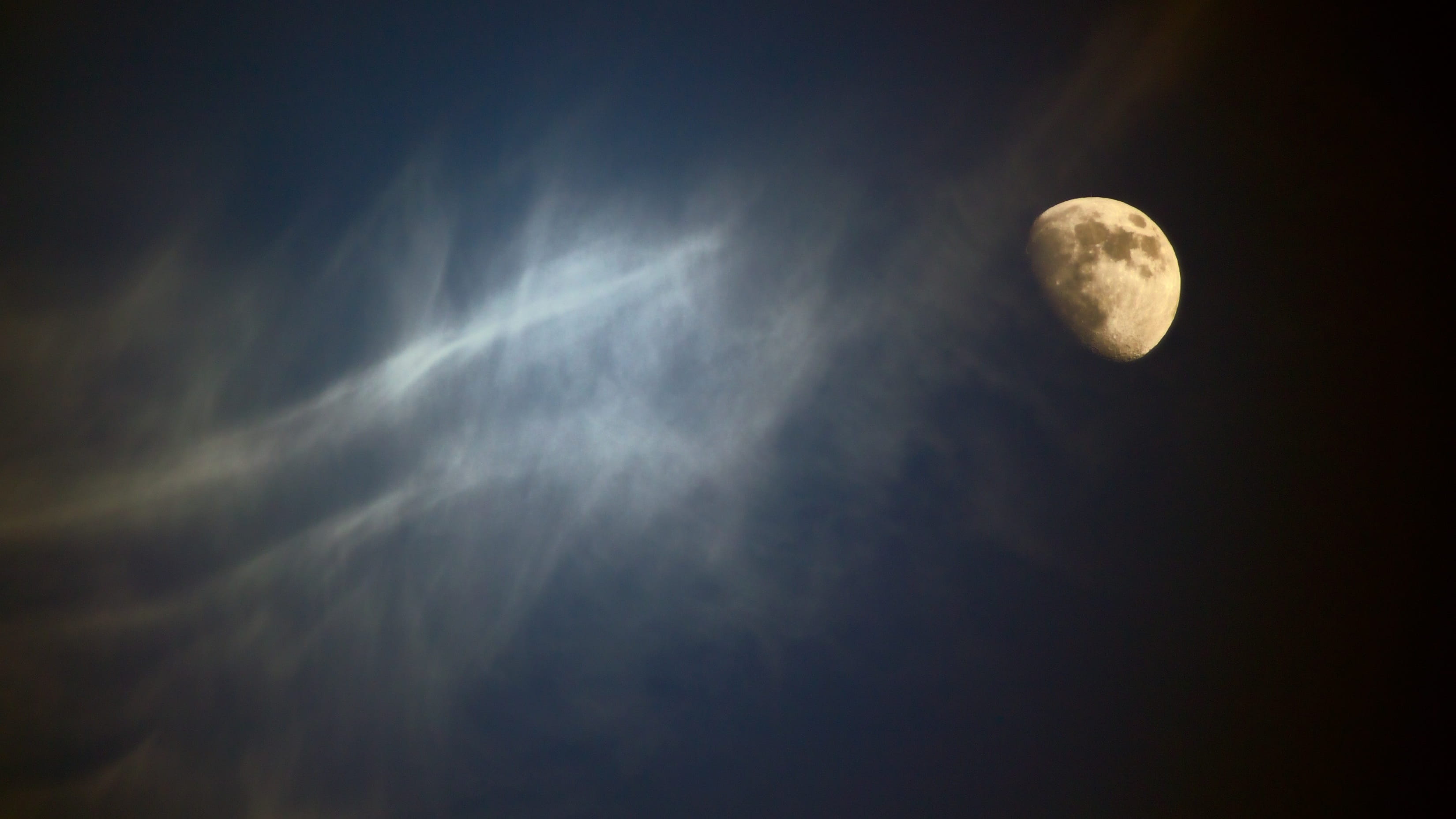 low angle view, landscape, planetary moon, white, giant, space and astronomy, moonlight, natural phenomenon, big, scenics - nature, full moon, tranquility, HD Wallpaper