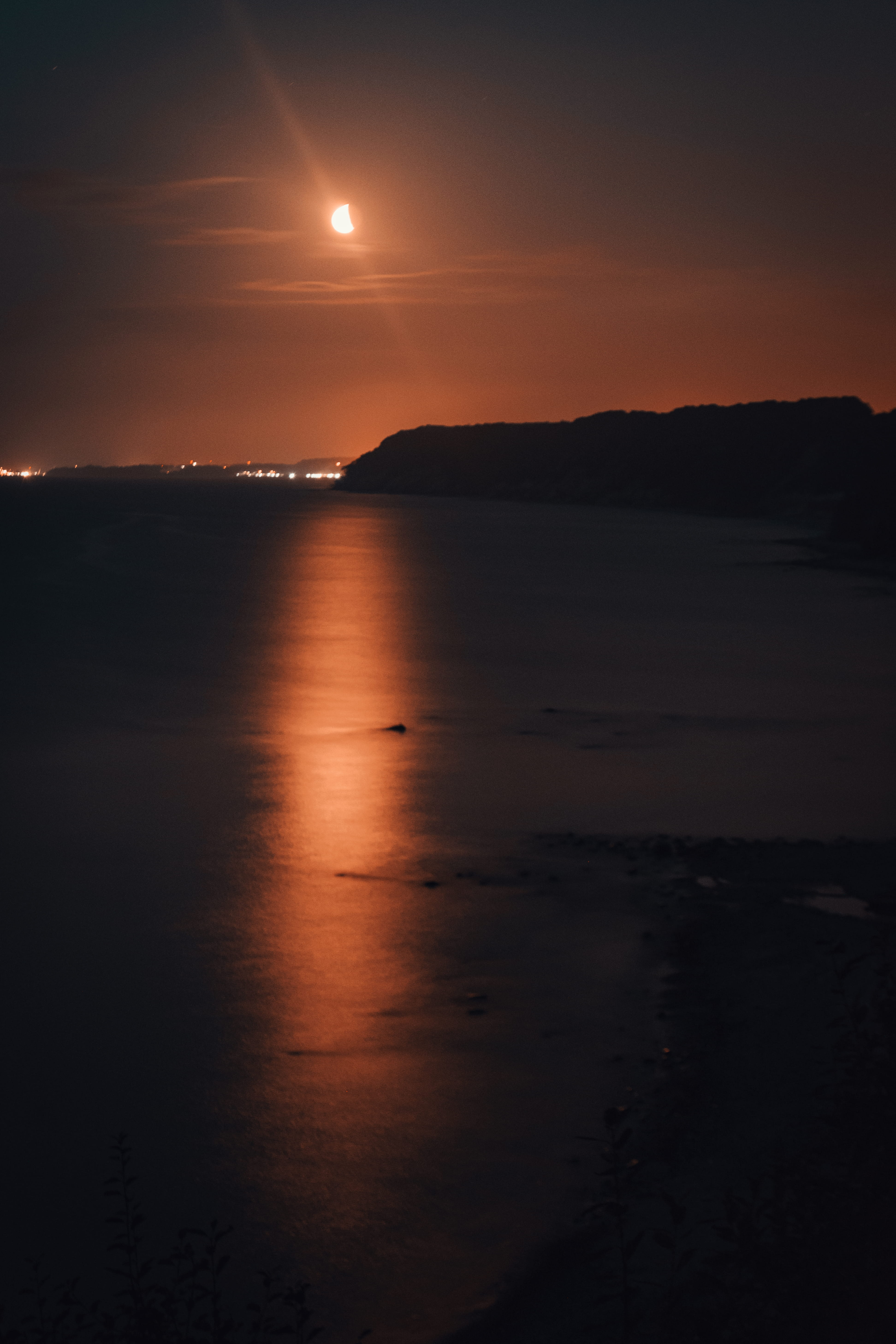 tranquility, light beam, seashore, orange color, light, body, beach, idyllic, beauty in nature, scenics - nature, 5K, sky, nature, outdoors, reflection, Phone HD Wallpaper