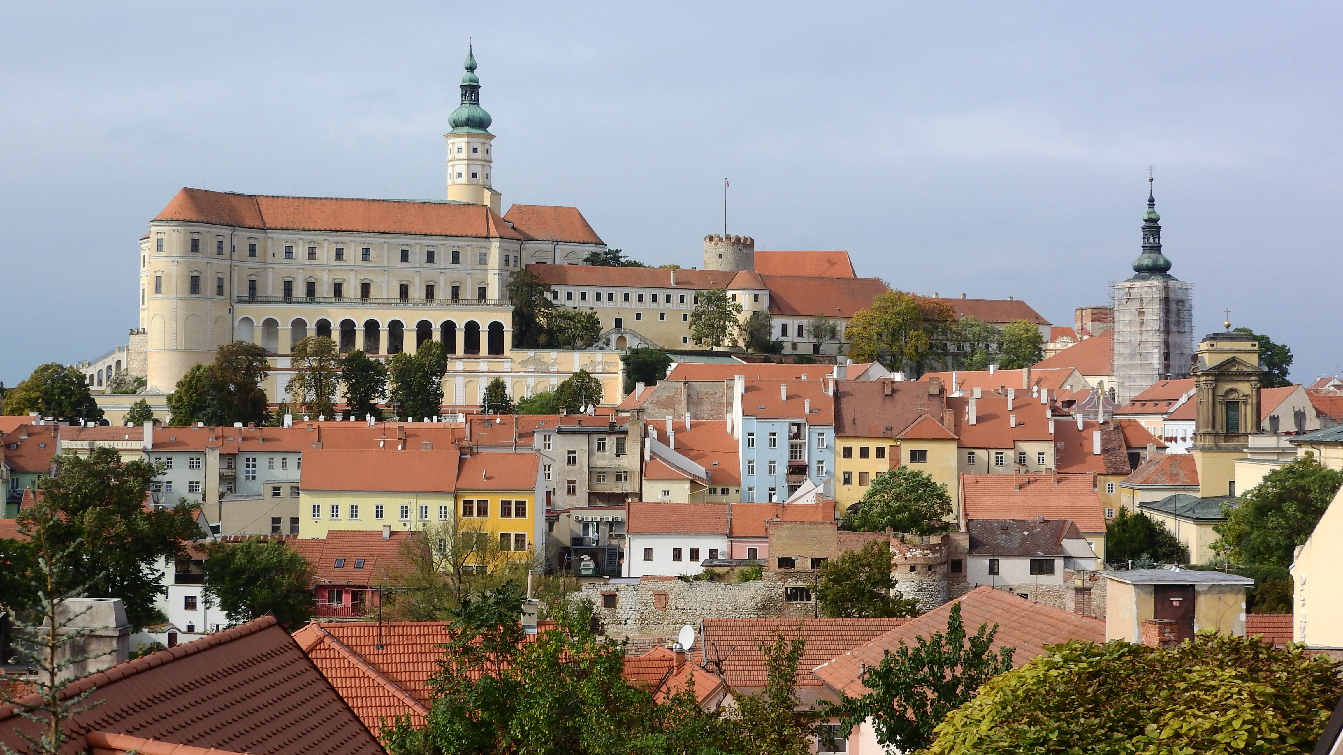 travel destinations, the past, mikulov, 4K, residential district, travel, outdoors, roof, plant, historical center, nature, day, townscape, tree, building, HD Wallpaper
