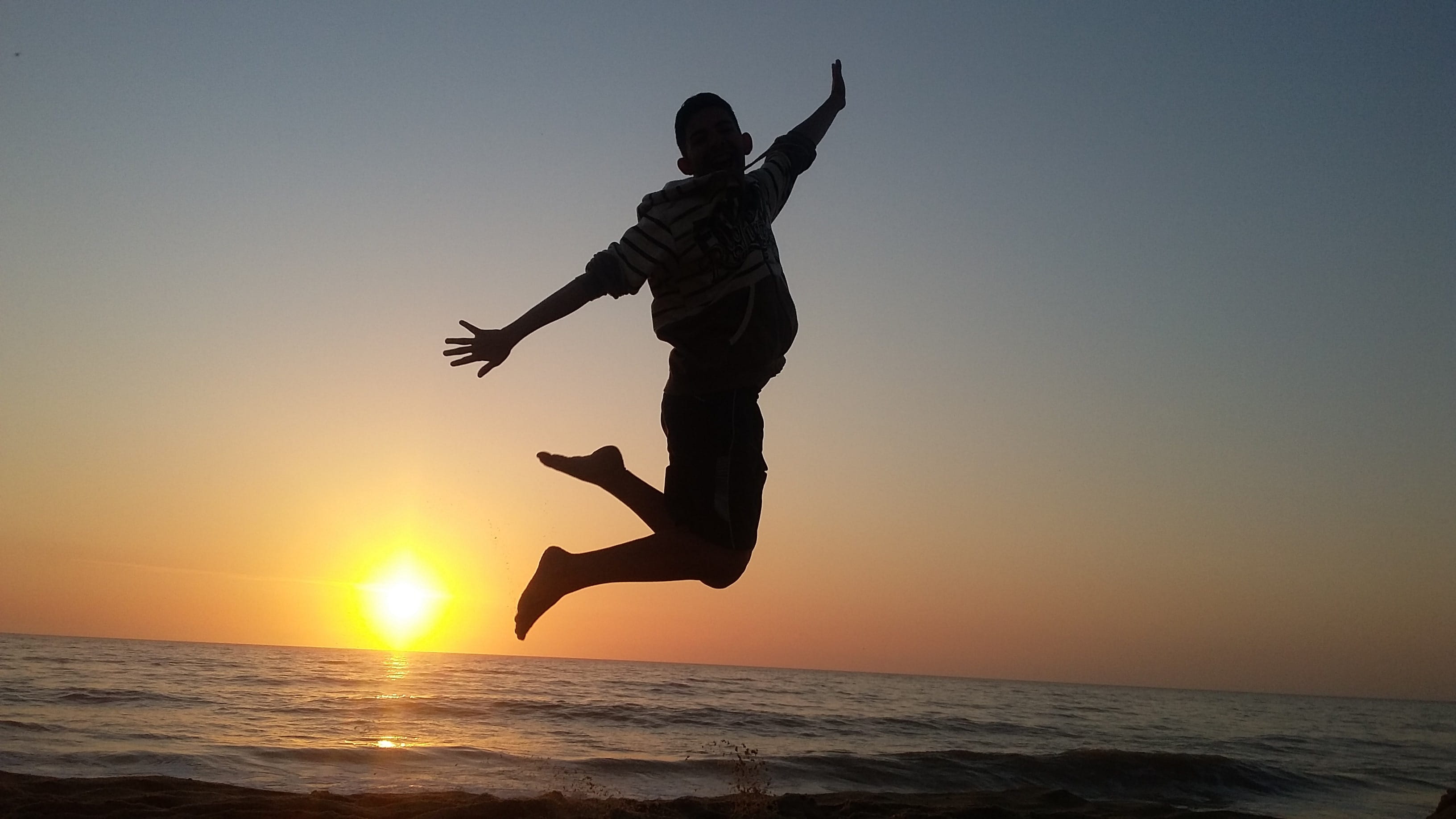 mid-air, full length, sky, copy space, adult, human body part, excitement, nature, summer, human arm, action, arms raised, sea, healthy Lifestyle, joy, HD Wallpaper