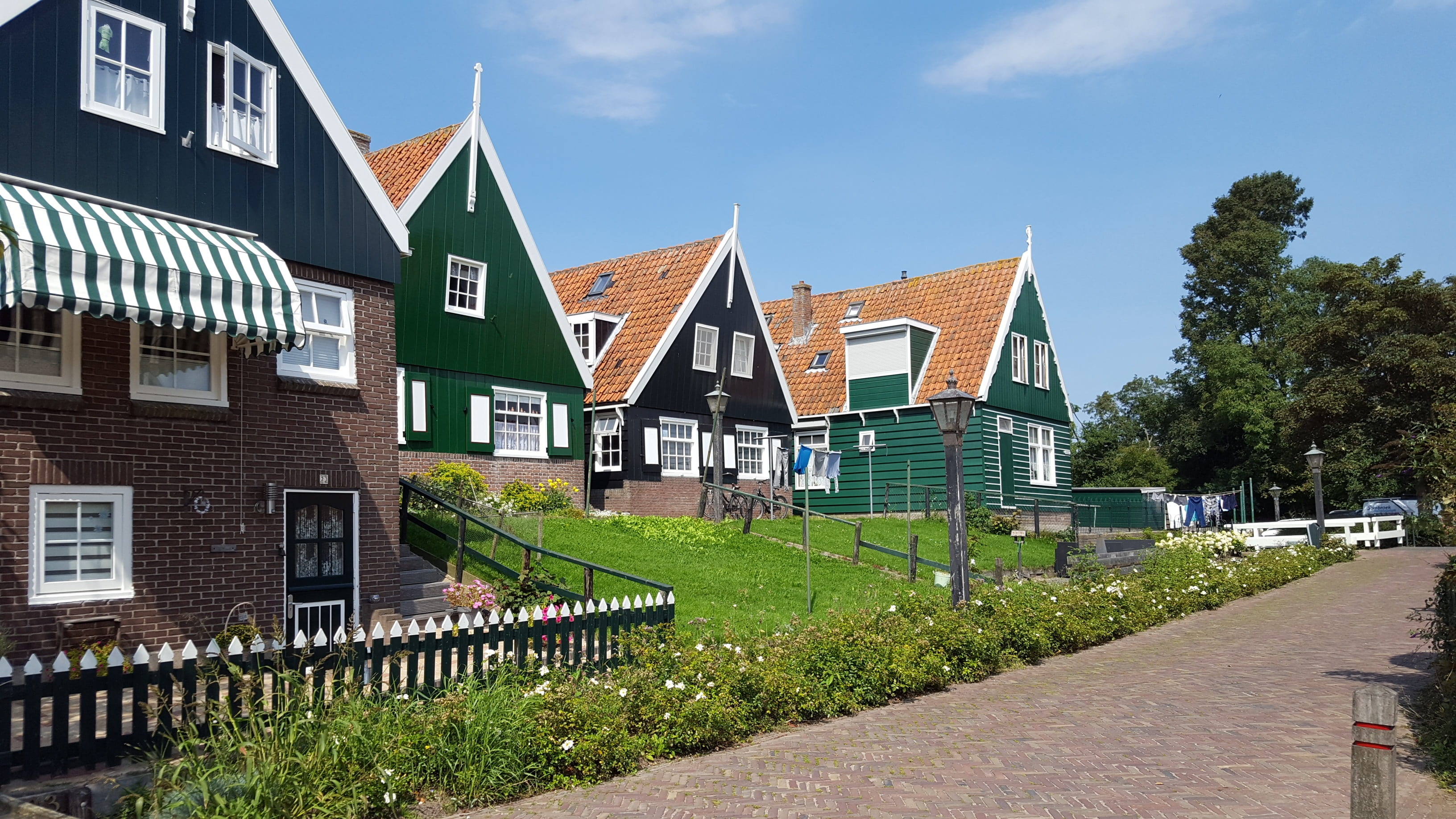 sky, plant, street, brick, holland, building, city, no people, building exterior, road, houses, fishermen, suburb, built structure, the past, architecture, HD Wallpaper
