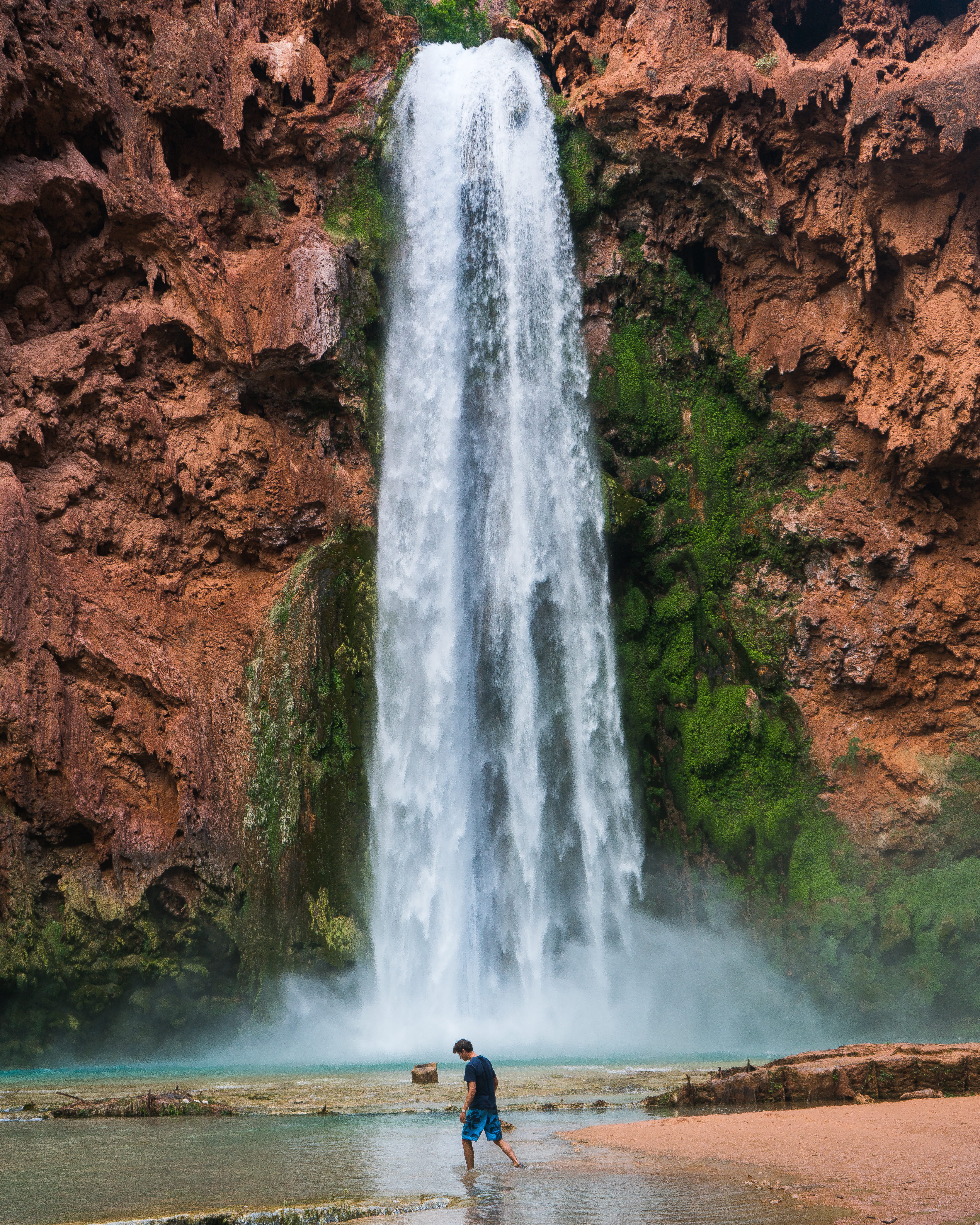 outdoors, hiking, rock, flowing water, power, nature, standing, havasupai, leisure activity, united states, water, havasupai reservation, tourism, falling water, Phone HD Wallpaper