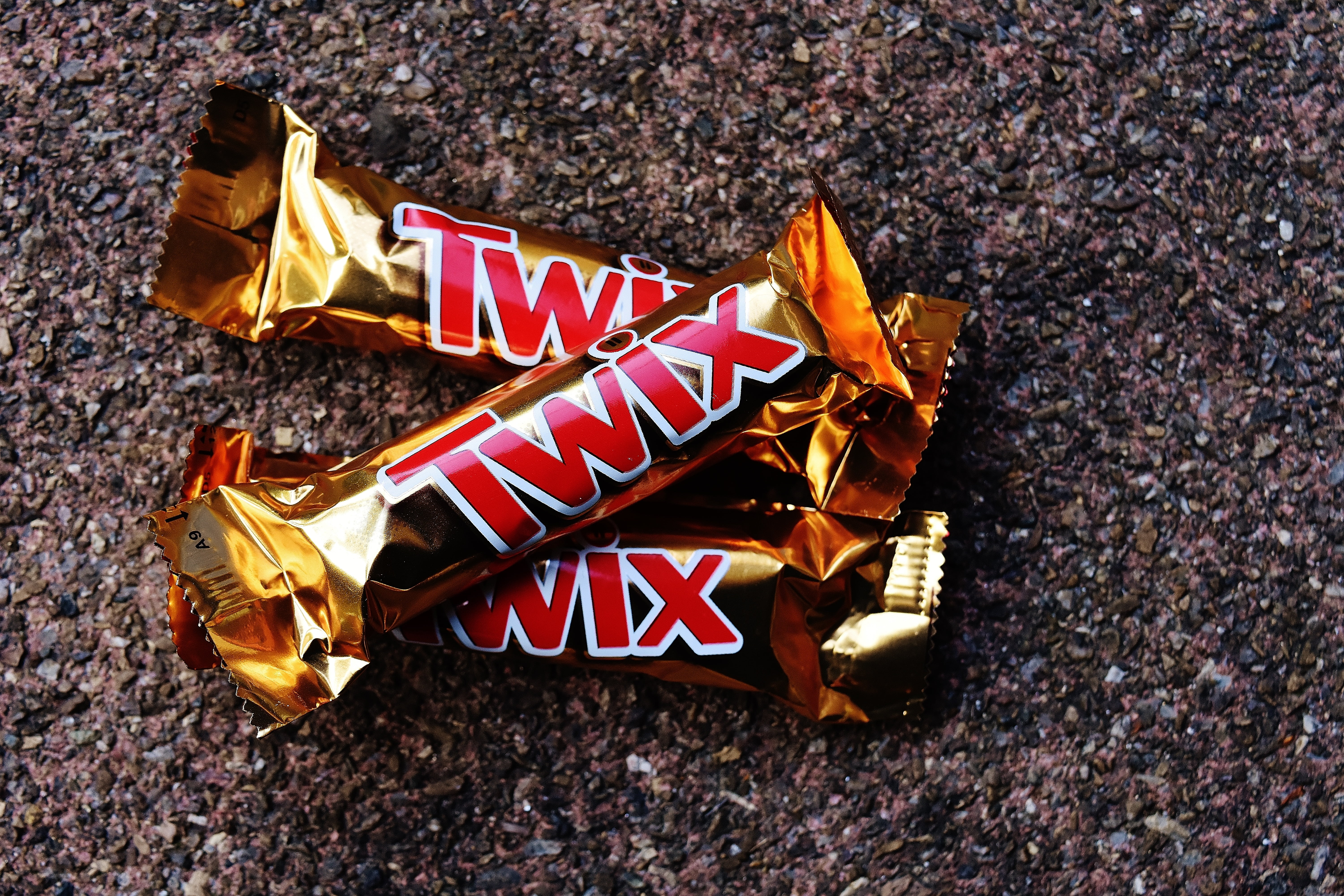 yellow, day, sugar, delicious, carnival - celebration event, twix, sweetness, sweet, shape, flag, snack, caramel, treat, chocolate, outdoors, star shape, HD Wallpaper