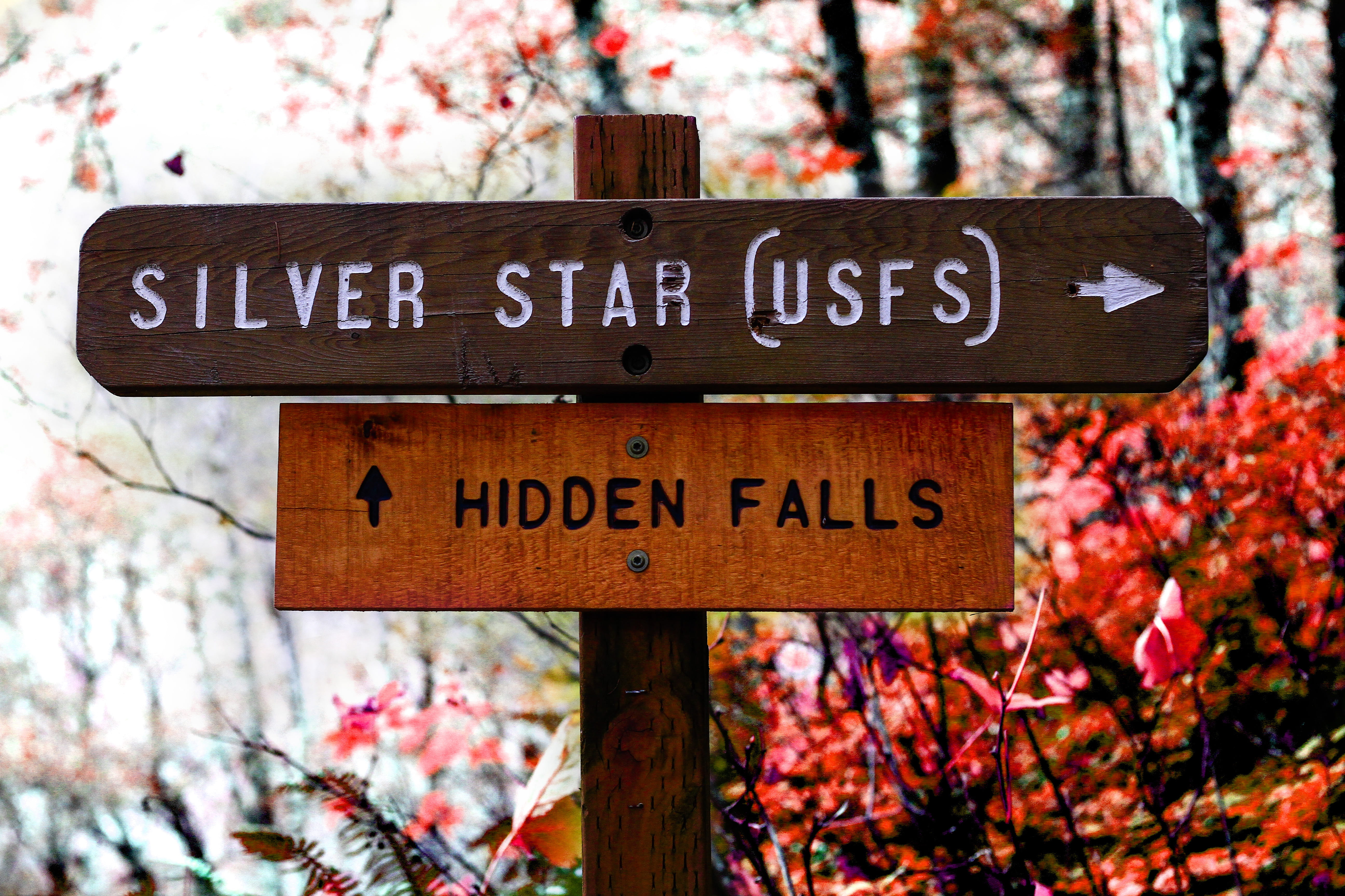 falls, 5K, outdoors, message, arrow symbol, communication, information sign, close-up, silver, non-western script, road sign, western script, brown, star, HD Wallpaper