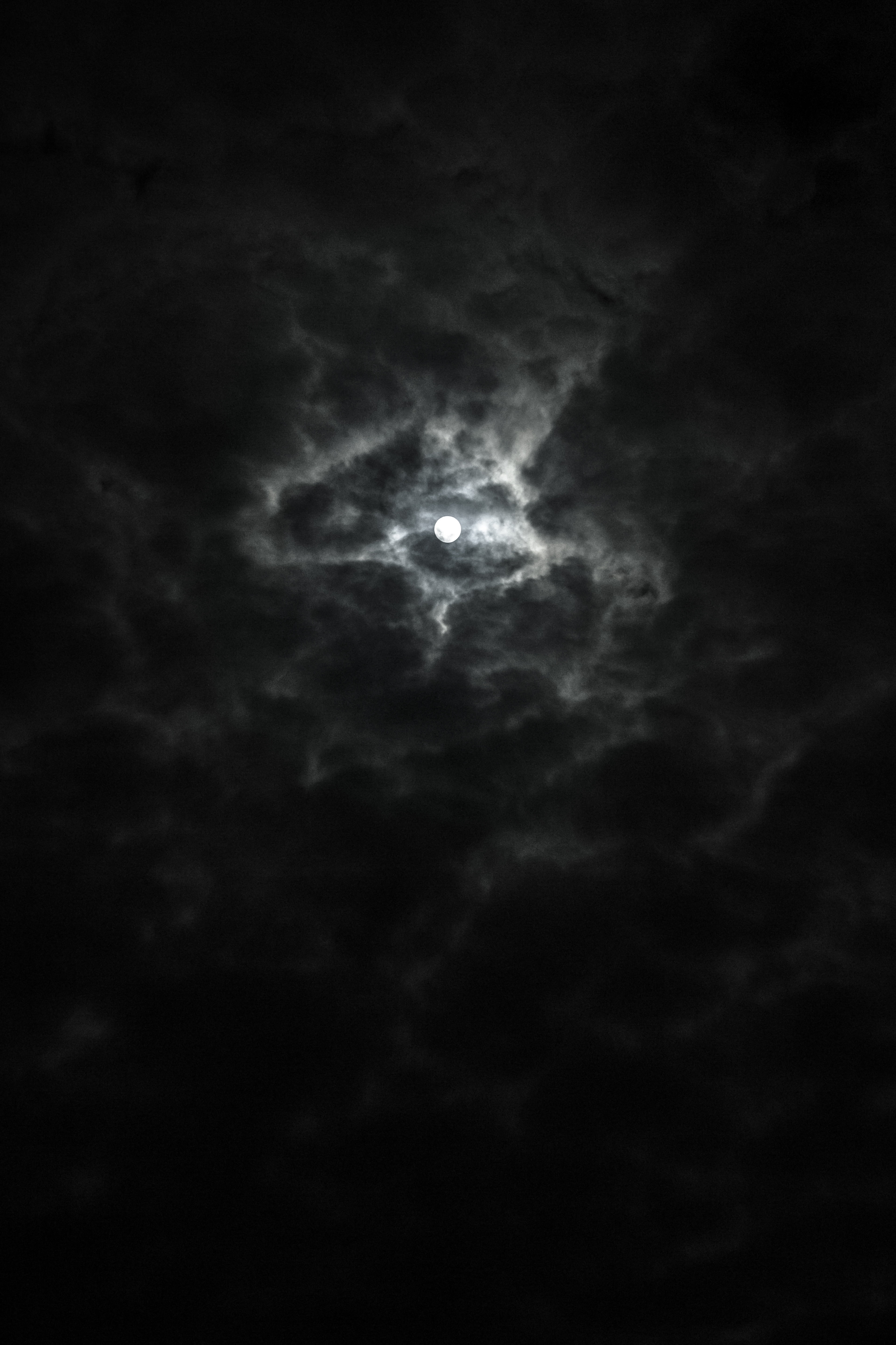 space, 5K, idyllic, planetary moon, night, astronomy, cloud - sky, low angle view, dark, moon, full, no people, moonlight, ominous, beauty in nature, outdoors, Phone HD Wallpaper