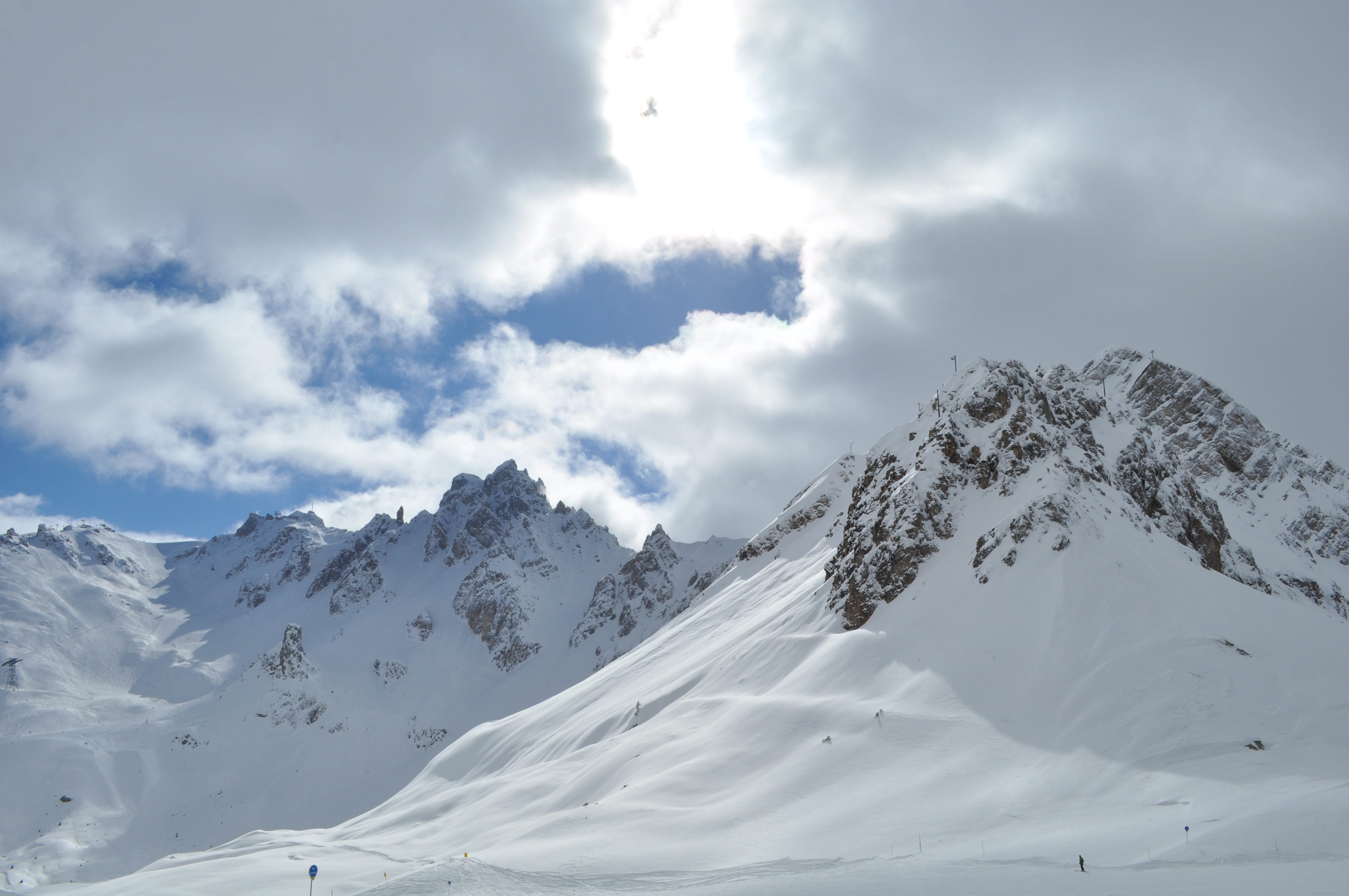 sport, haute-savoie, mountains, skiers, holiday, panorama, courchevel, tranquil scene, alps, tranquility, mountain range, track, ski, winter, alpine, winter sports, HD Wallpaper
