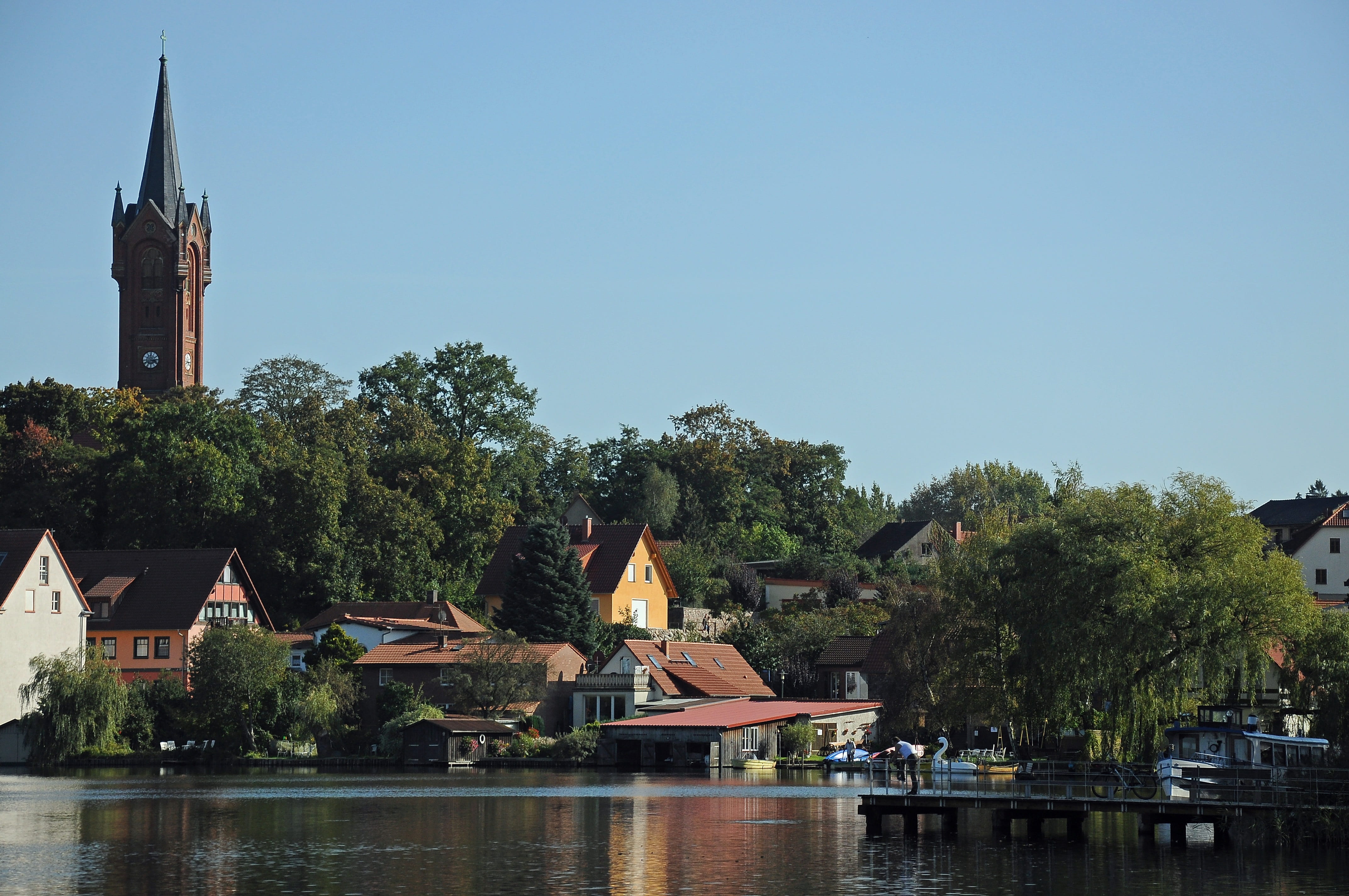 water, church, outdoors, spire, sky, building exterior, building, 4K, lake view, architecture, waterfront, nature, belief, feldberg, clear sky, city, place of worship, HD Wallpaper