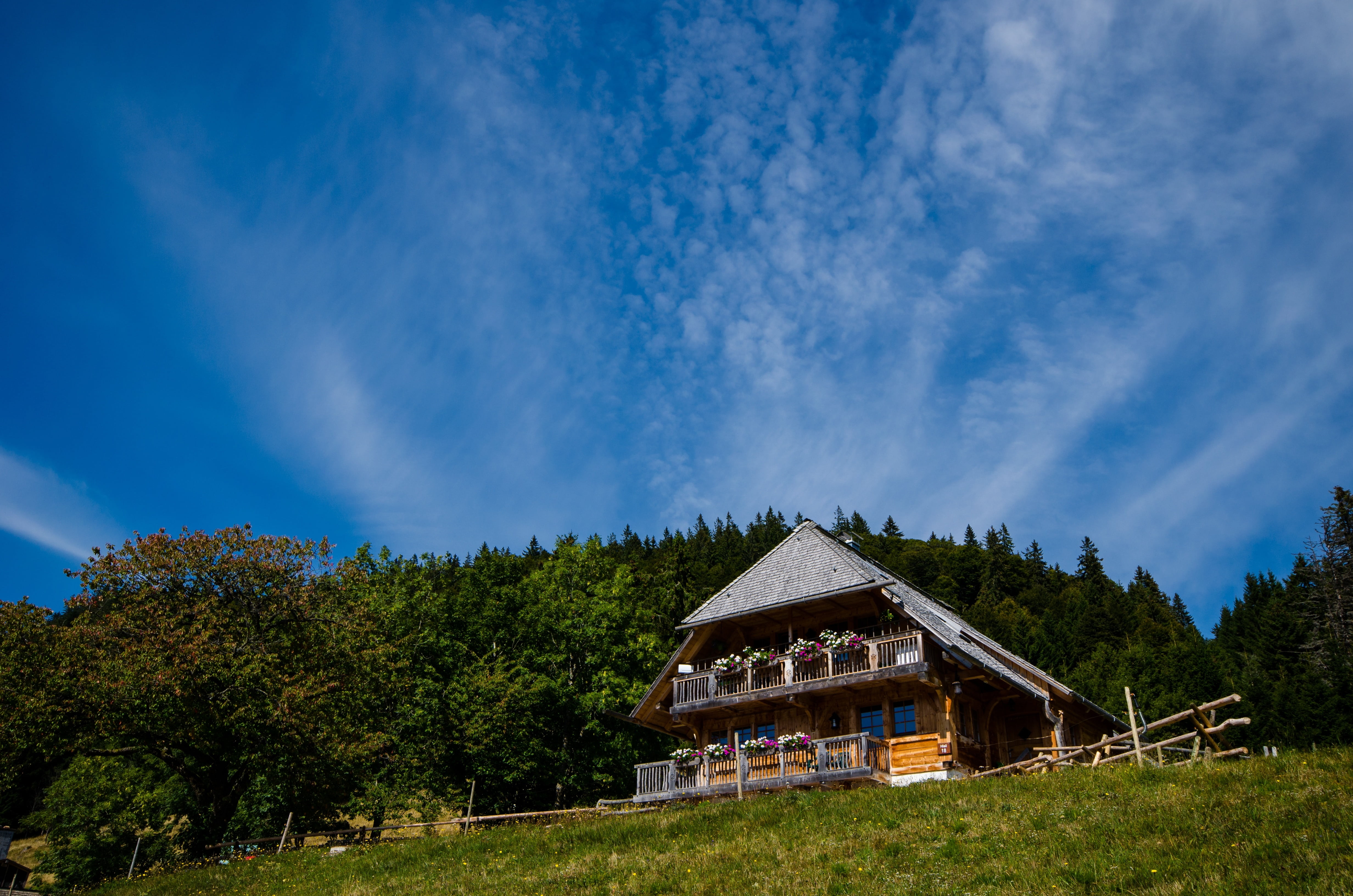 rural scene, building, valley, feldberg, land, built structure, architecture, scenics - nature, non-urban scene, blue, 4K, mountainbiketrail, residential district, HD Wallpaper