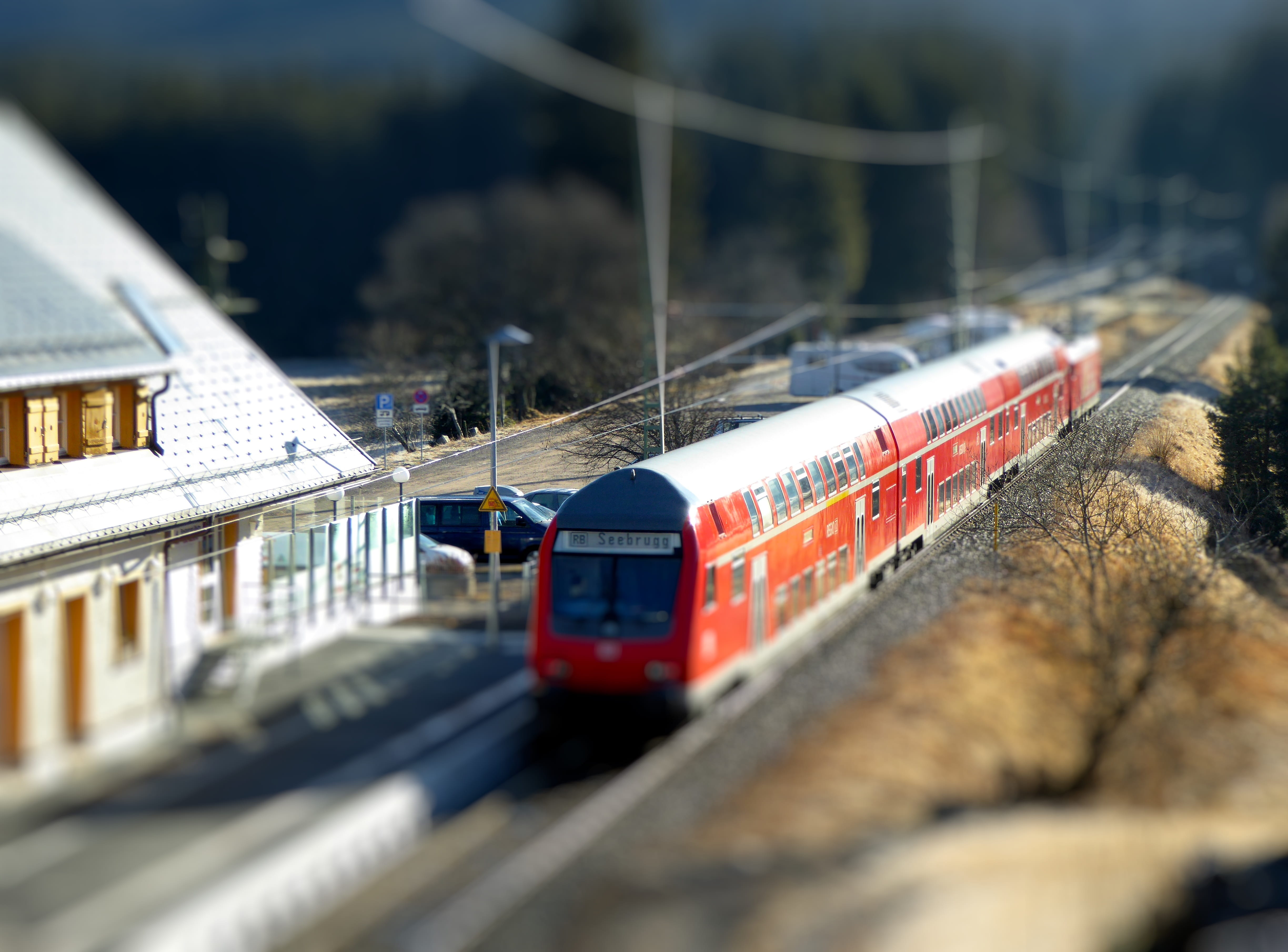 train - vehicle, mode of transportation, rail, architecture, 4K, technology, public transportation, on the move, selective focus, track, nature, blurred motion, HD Wallpaper