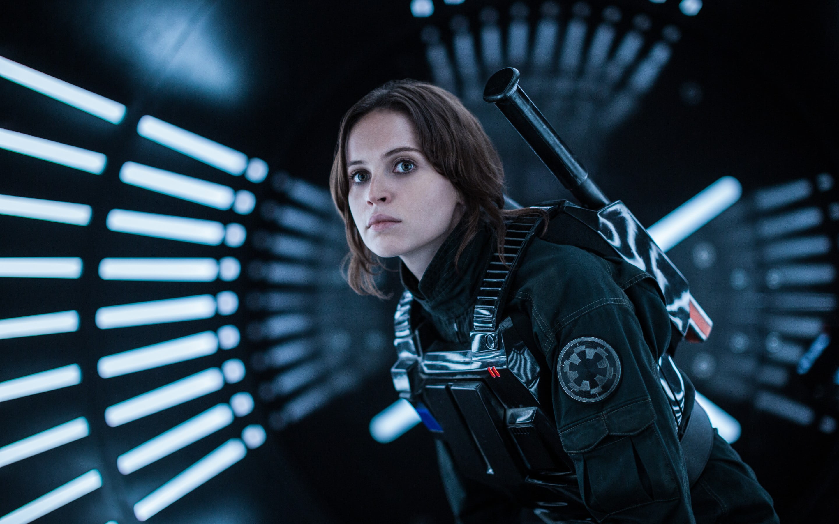 felicity jones, standing, weapon, jones, activity, felicity, holding, rogue, aggression, illuminated, star, Movies, young adult, women, portrait, architecture, HD Wallpaper