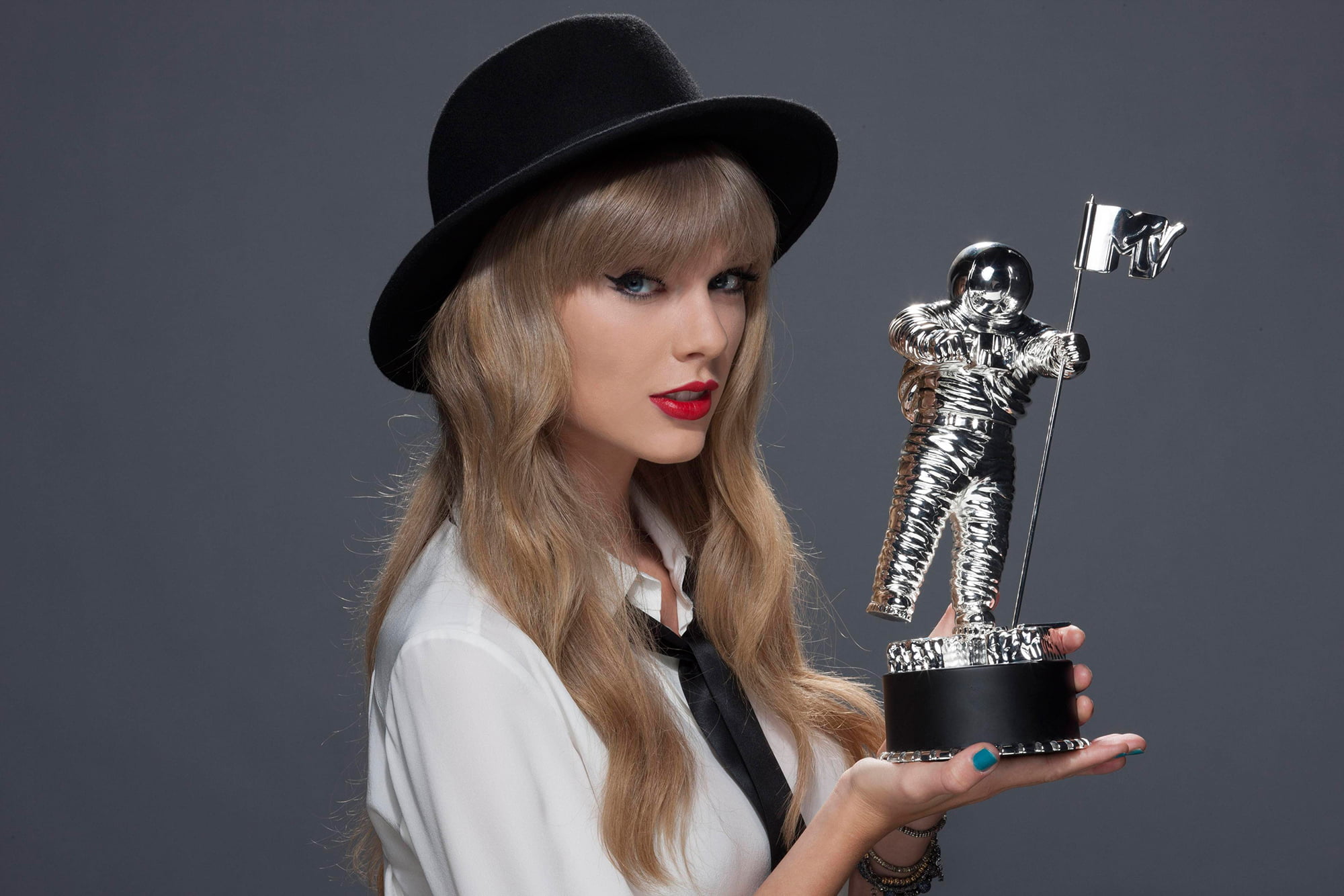 Taylor Swift, hair, young women, blond hair, hairstyle, lipstick, makeup, clothing, actress, women, beauty, headshot, indoors, beautiful woman, singer, HD Wallpaper