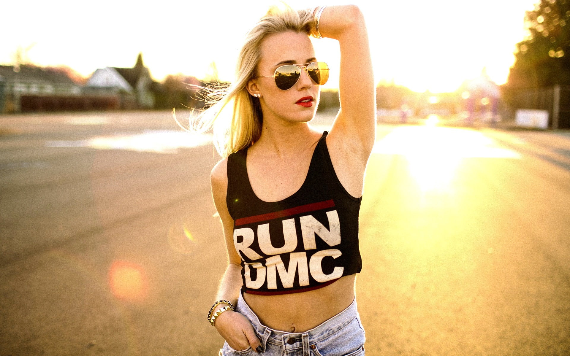 focus on foreground, hair, sunglasses, blonde, three quarter length, long hair, leisure activity, glasses, human arm, one person, Run DMC, hairstyle, road, HD Wallpaper