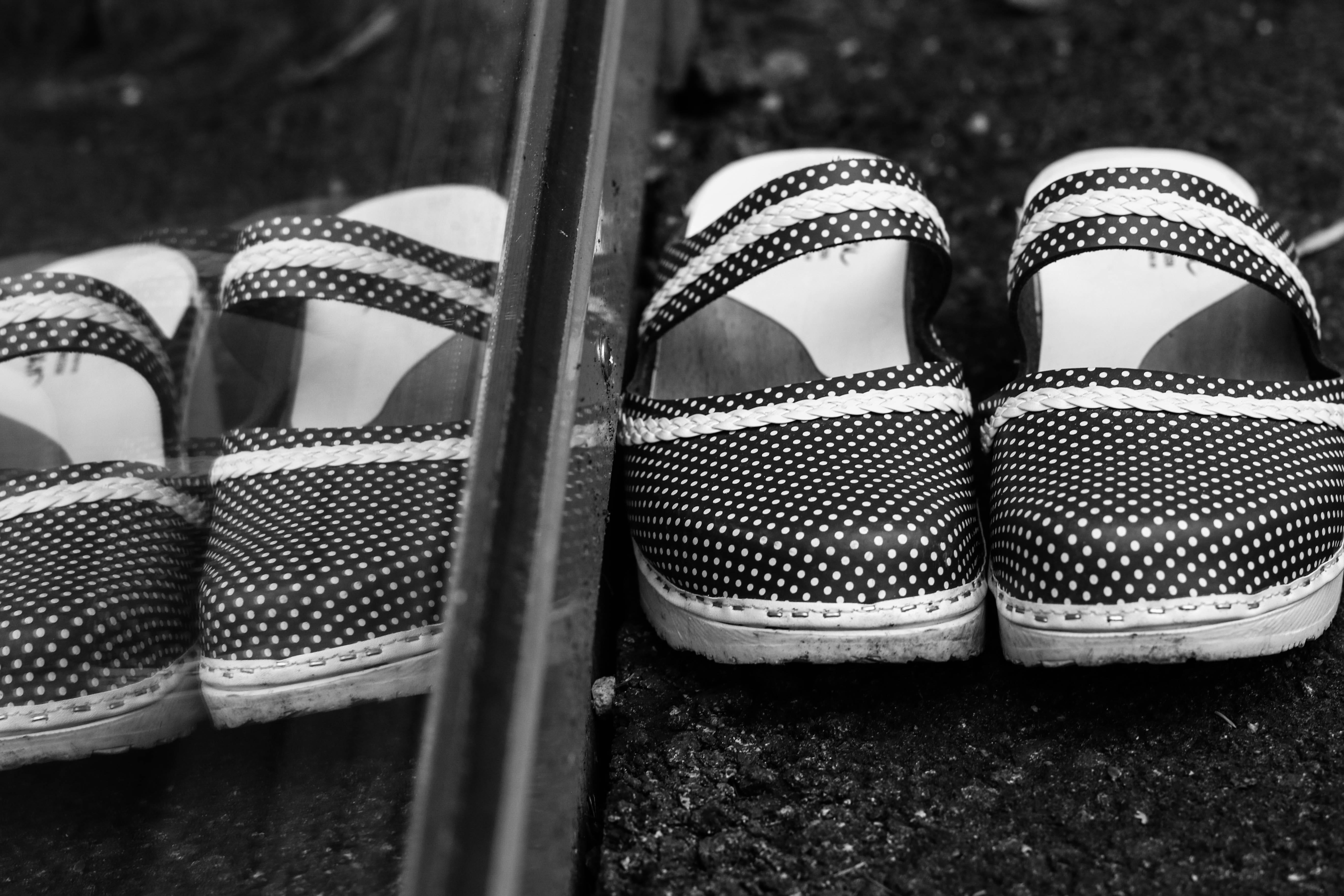 fashion, bracelet, two objects, compatibility, metal, 5K, shiny, focus on foreground, security, selective focus, close-up, day, clogs, pattern, footwear, HD Wallpaper