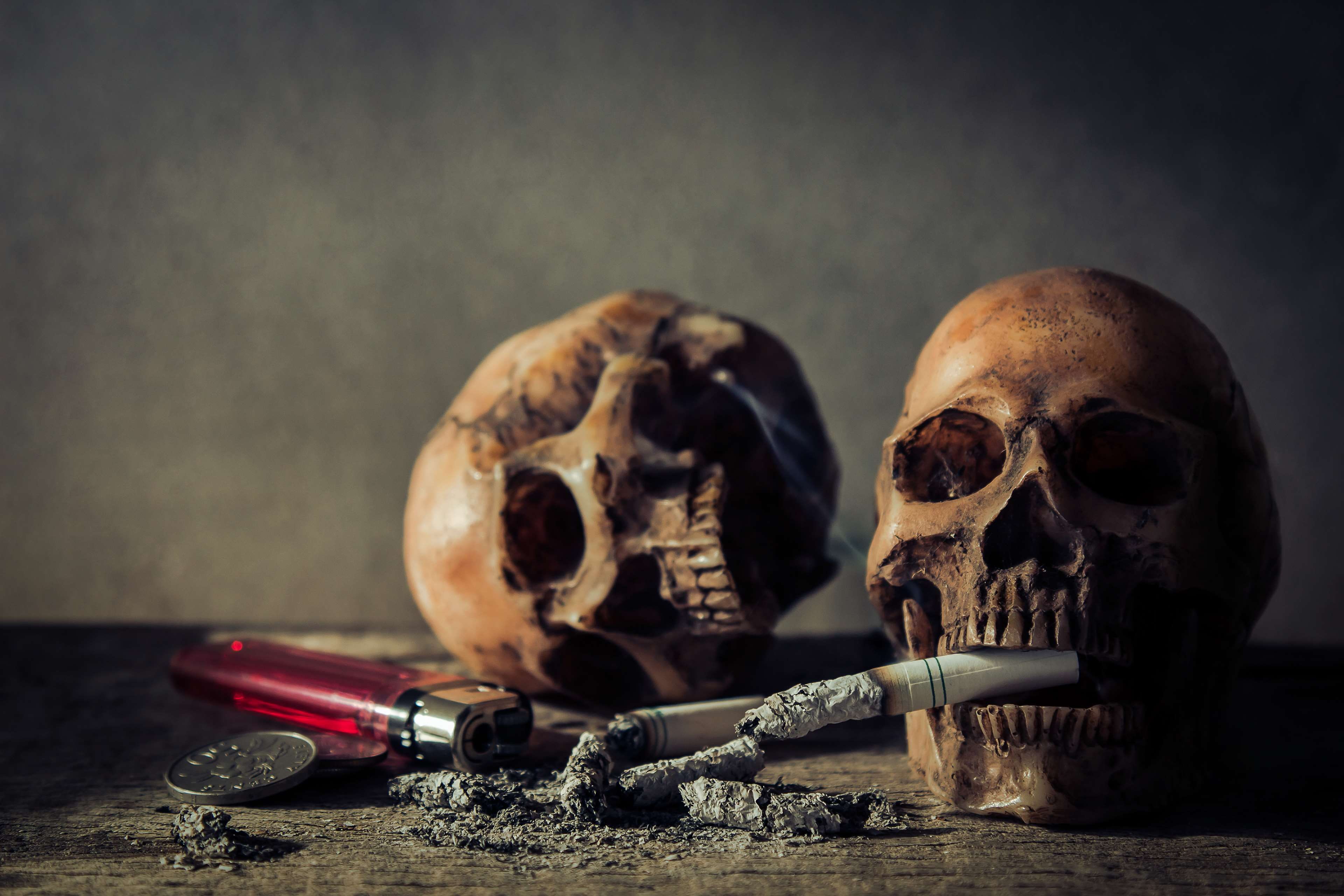 still life, smoking, burning, unhealthy, horror, cigarette, 4K, human bone, healthcare, skull, indoors, lifestyle, danger, living, death, bone, table, HD Wallpaper