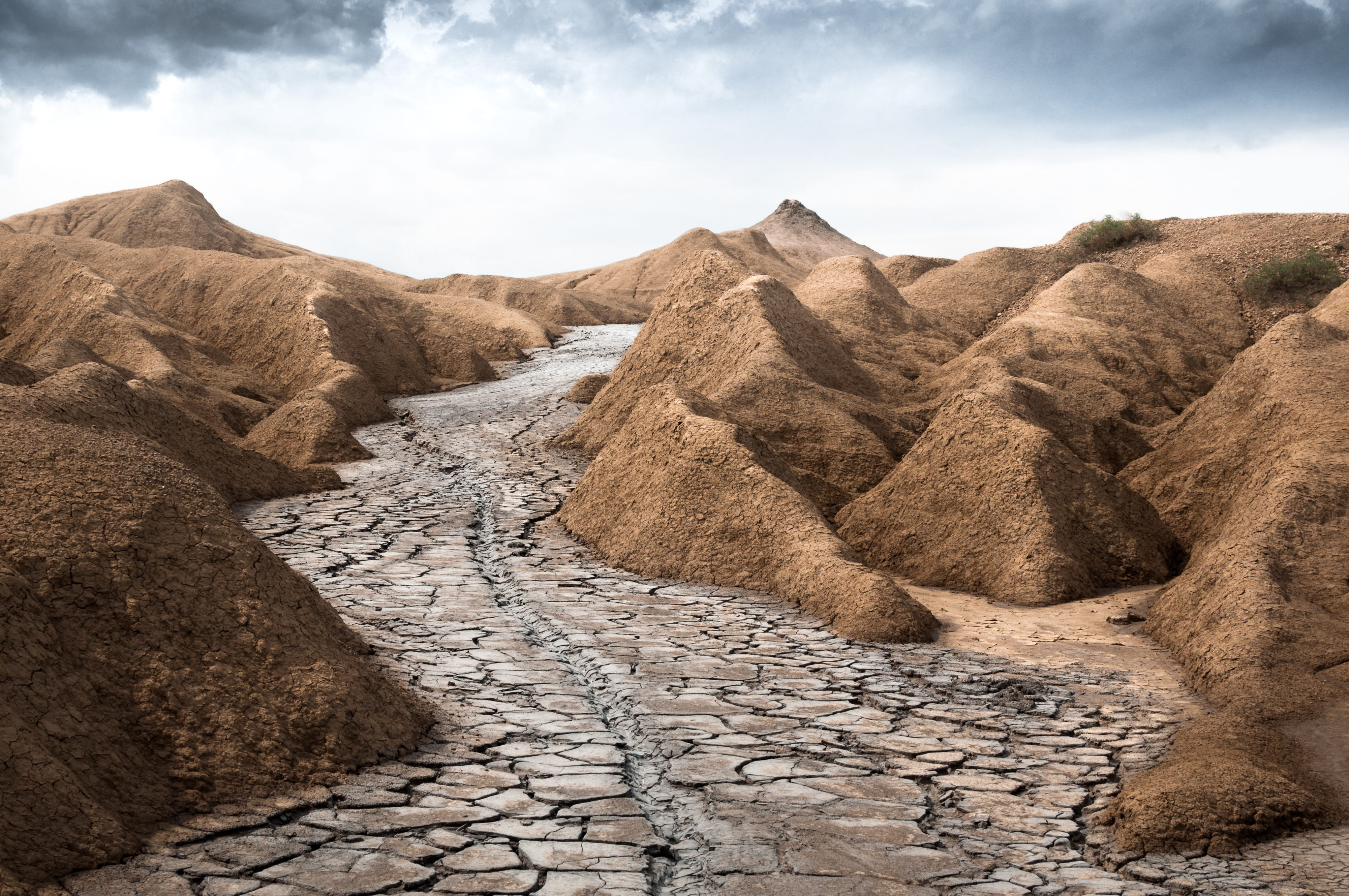white, river, muddy, cloudy, scenics - nature, dry, nature, no people, volcano, mountain, solid, cloud - sky, brown, soil, 4K, sky, mountains, surrounded, HD Wallpaper