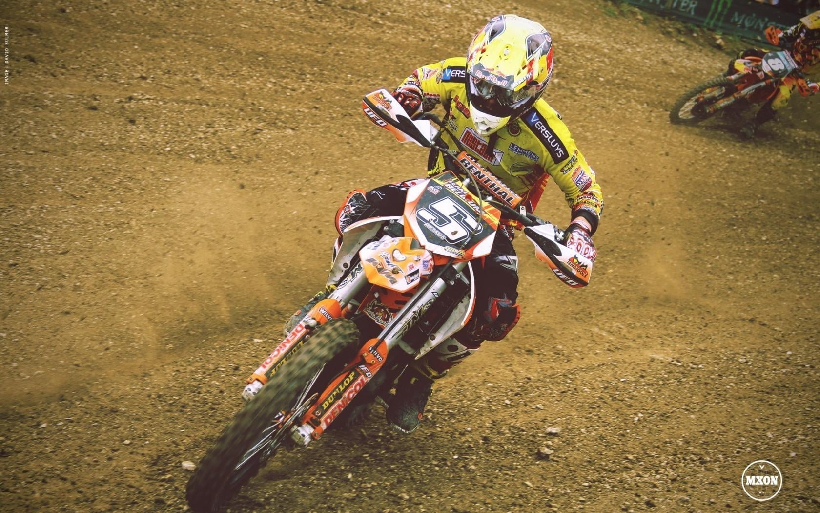 speed, headwear, sports Track, competitive Sport, dirt Road, extreme Sports, sport, nature, engine, motor Racing Track, championship, dirt, real people, HD Wallpaper