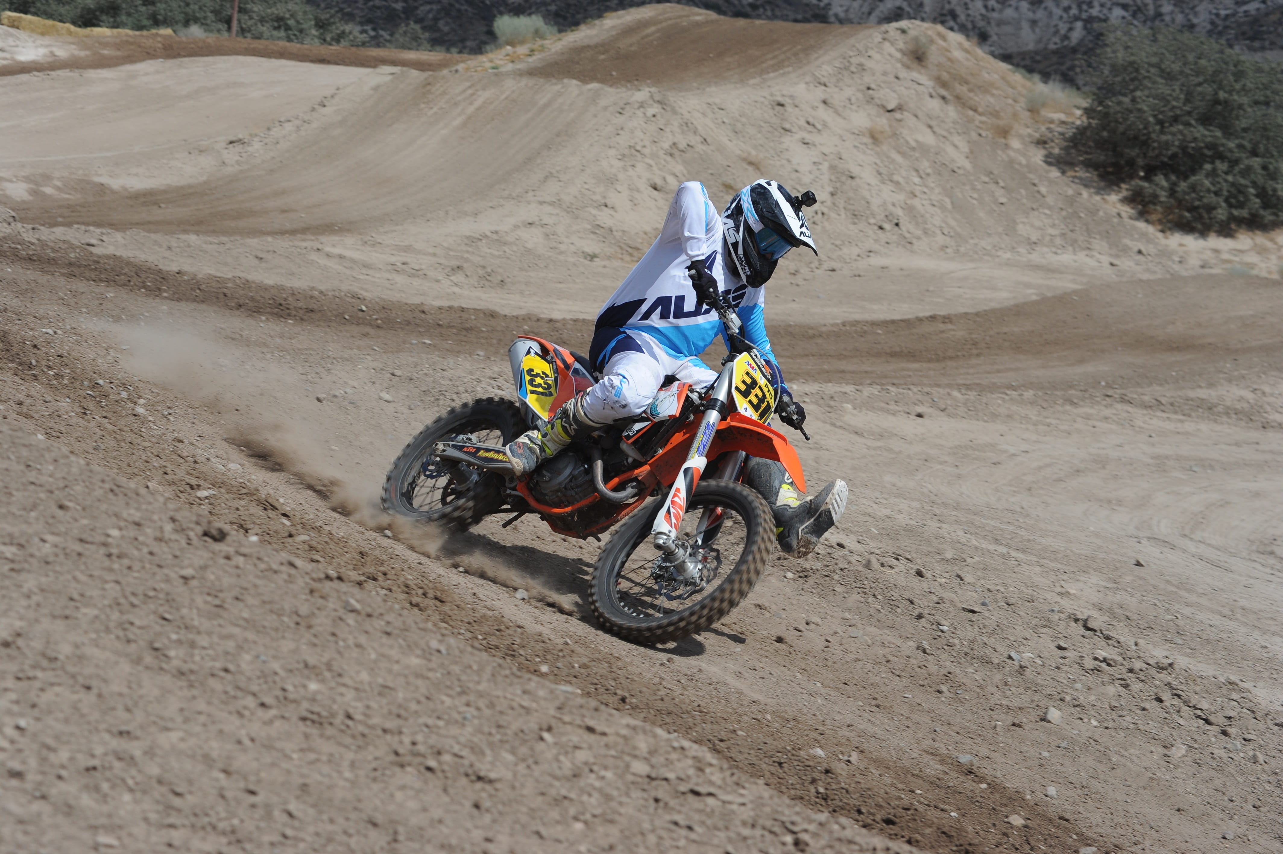 elbow, speed, skill, elbows, mode of transportation, moto, crash helmet, offroad, day, land, bike, sport, ump, nature, headwear, cross, helmet, real people, HD Wallpaper