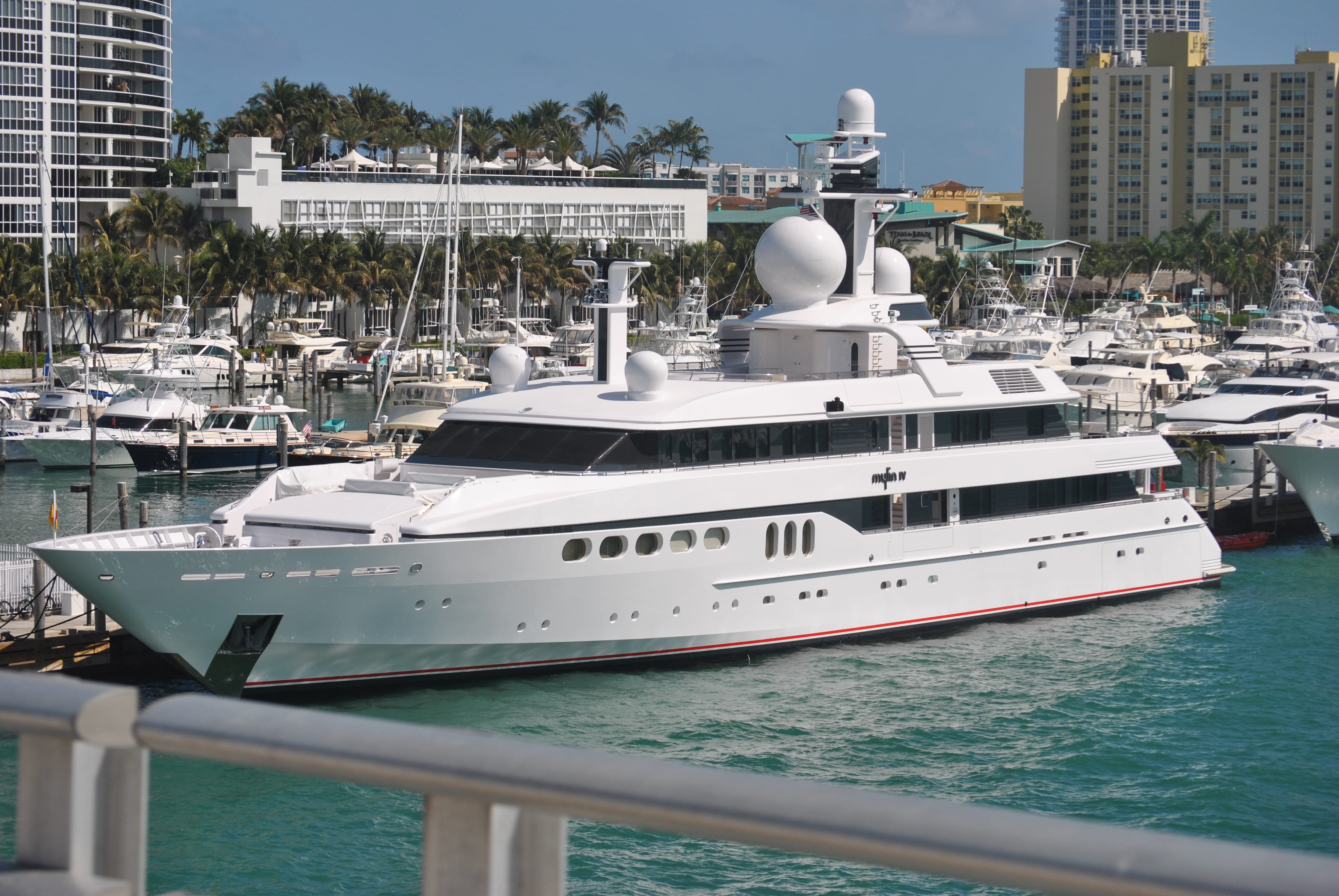 port, white color, water, luxury, yacht, trip, navigation, seaside, architecture, shipping, vessel, built structure, waterfront, building exterior, marine, HD Wallpaper