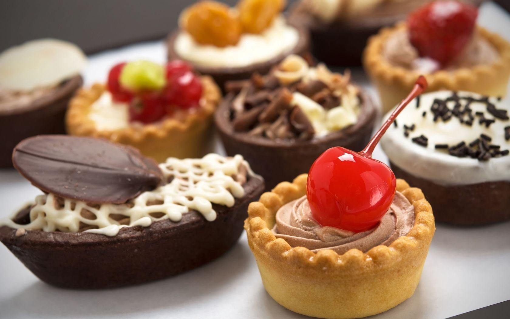 indulgence, peanut butter, icing, dessert, food, healthy eating, temptation, flavor, brown, cream, focus on foreground, baked, ready-to-eat, fruit, indoors, HD Wallpaper