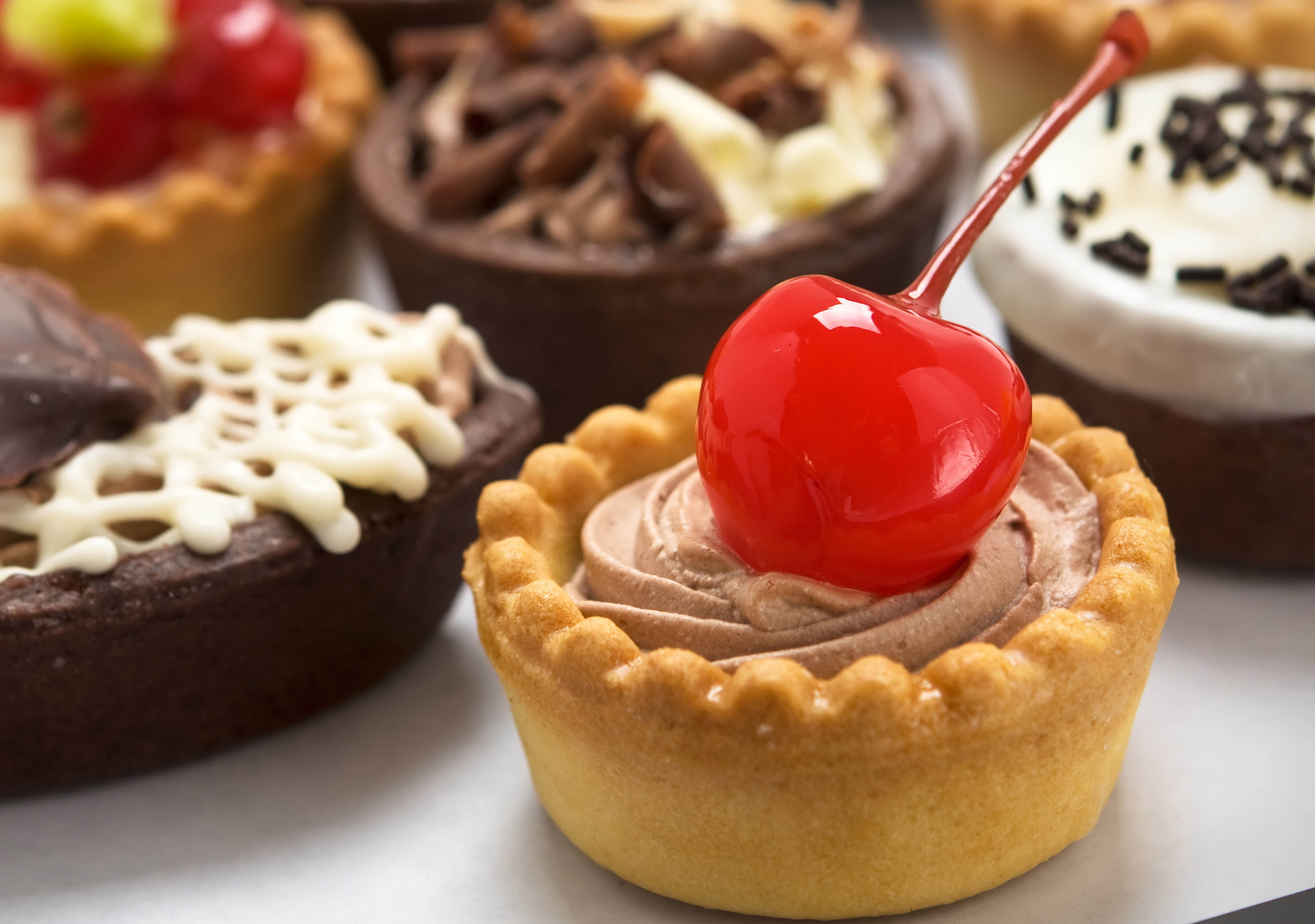 cherry, temptation, bakery, pies, cake, close-up, focus on foreground, tart, birthday, snack, indoors, sweet, baked, dessert, pastry, ready-to-eat, cakes, HD Wallpaper