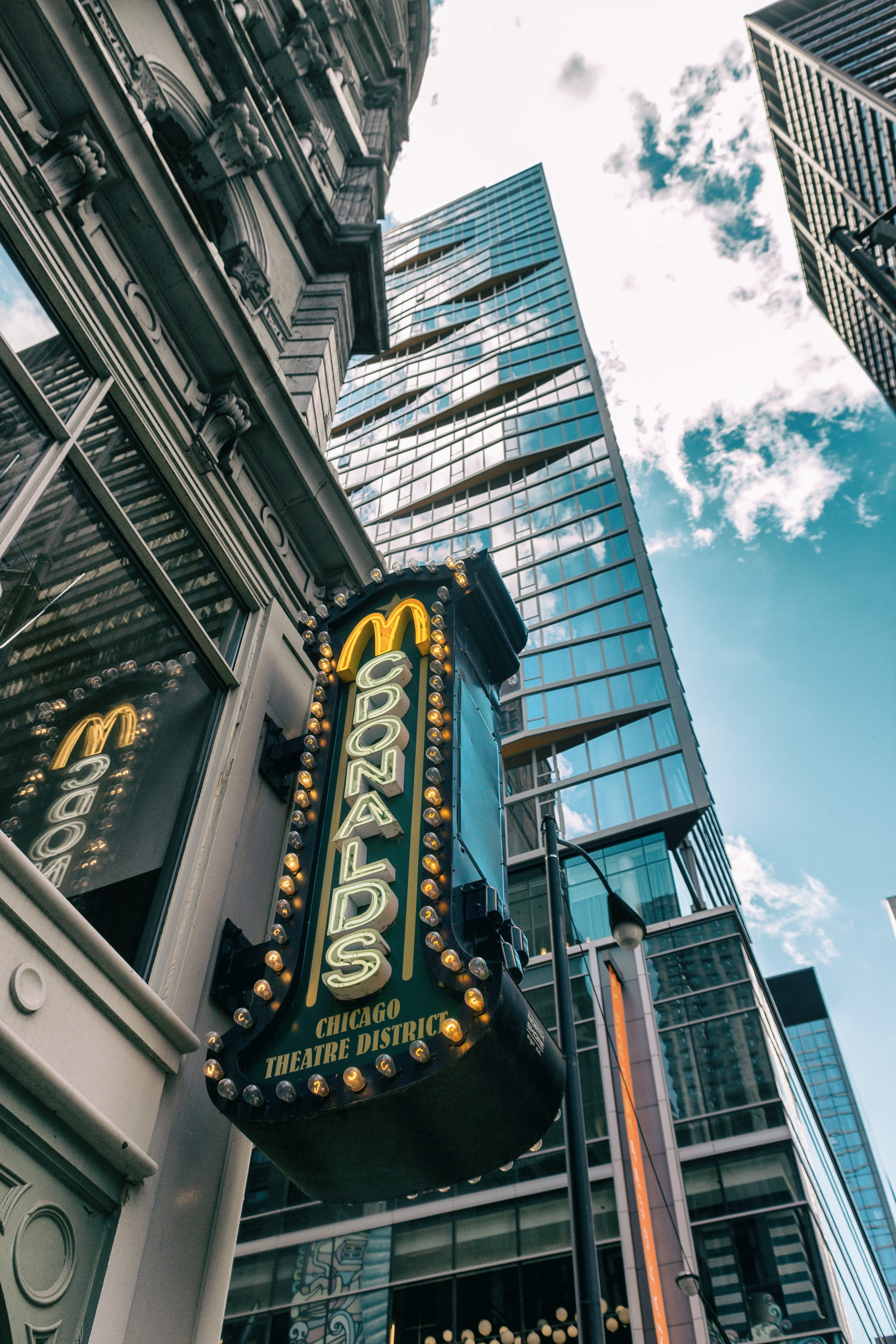 metropolis, chicago, western script, modern, illinois, architecture, big city, text, travel destinations, building, skyscraper, built structure, street canyons, Phone HD Wallpaper