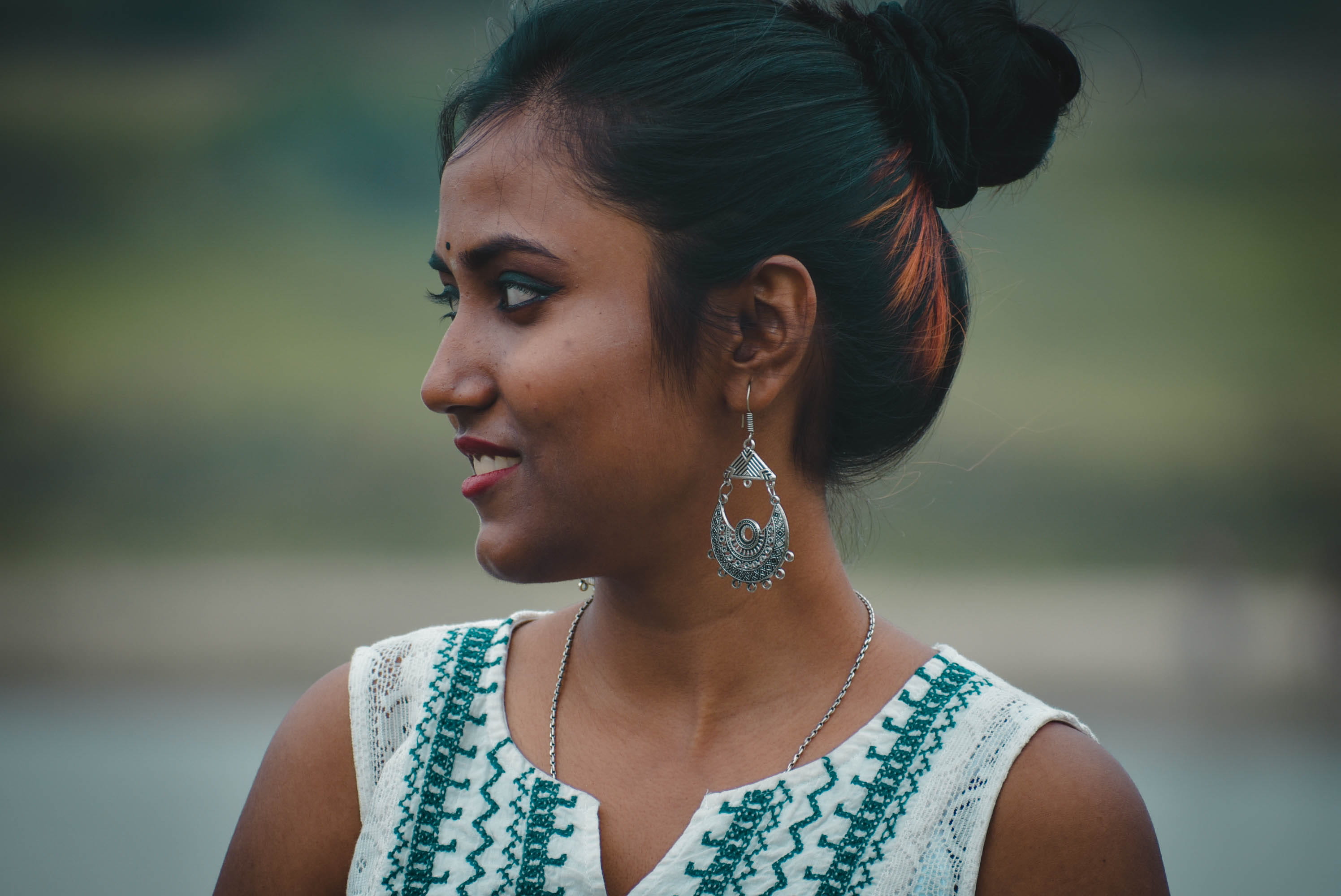 focus, looking away, female, woman, hair, portrait, beautiful, beauty, real people, wear, side view, close-up, looking, girl, model, hairstyle, photoshoot, HD Wallpaper