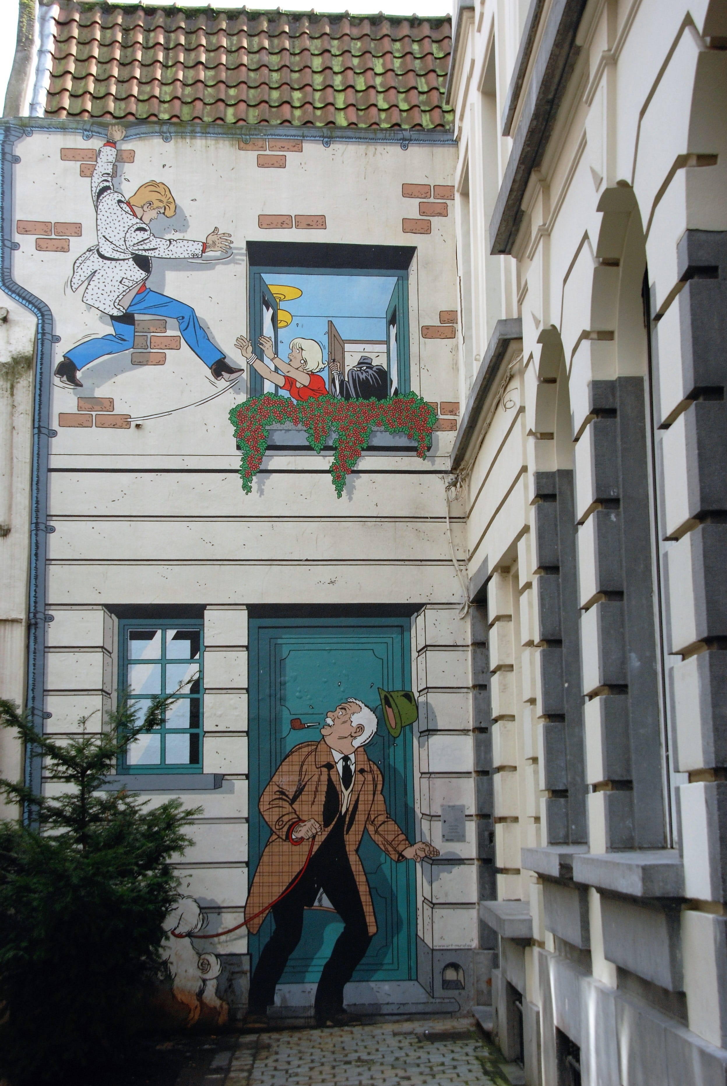 holding, day, building, Strip, brussels, outdoors, built structure, two people, adult, wall, mural, real people, art and craft, Cartoon Character, belgium, Phone HD Wallpaper