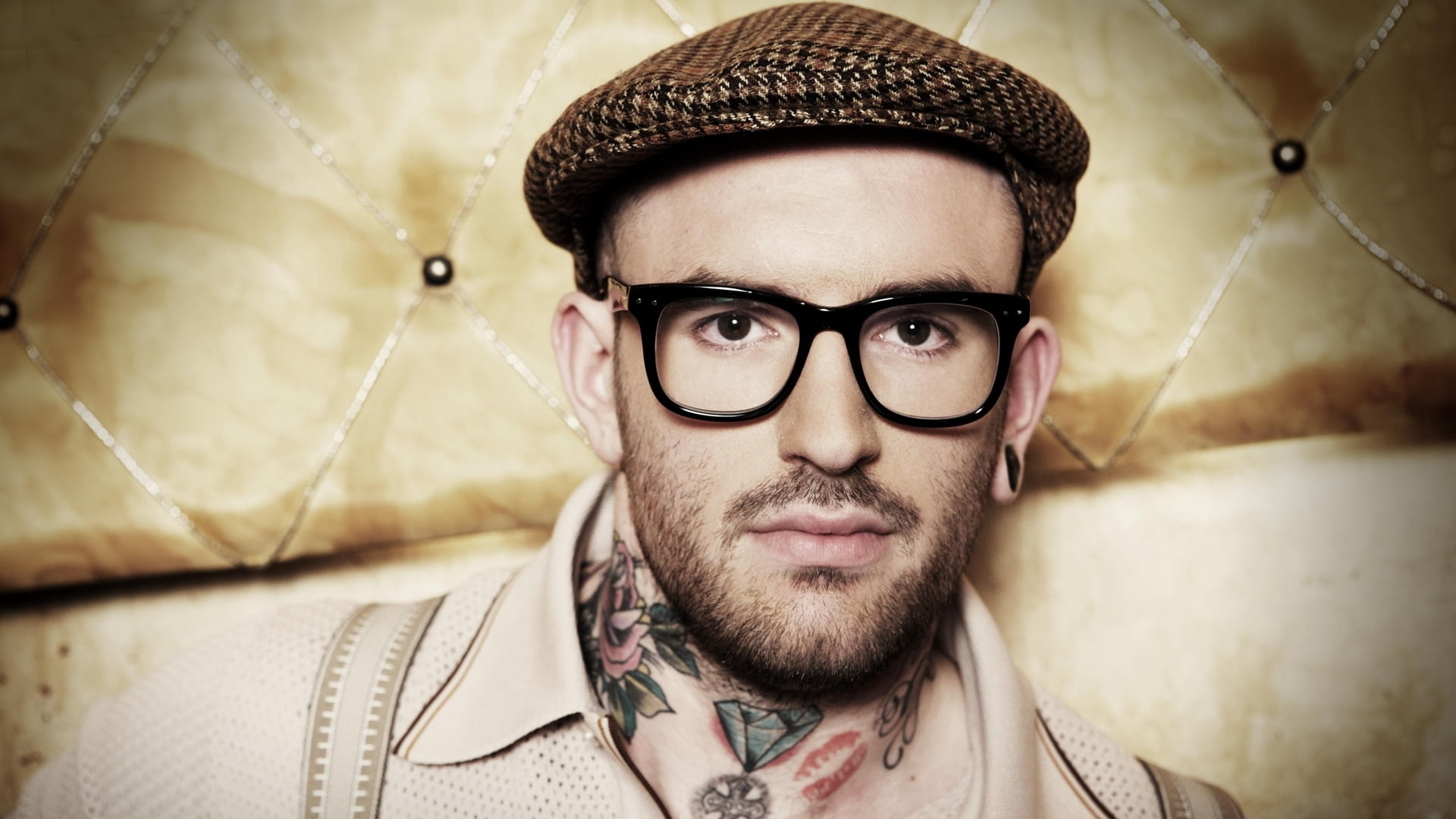 attitude, portrait, outdoors, hat, copy Space, cap, clothing, adult, fashion, hipster, one Man Only, looking At Camera, caucasian Ethnicity, elegance, looking, HD Wallpaper