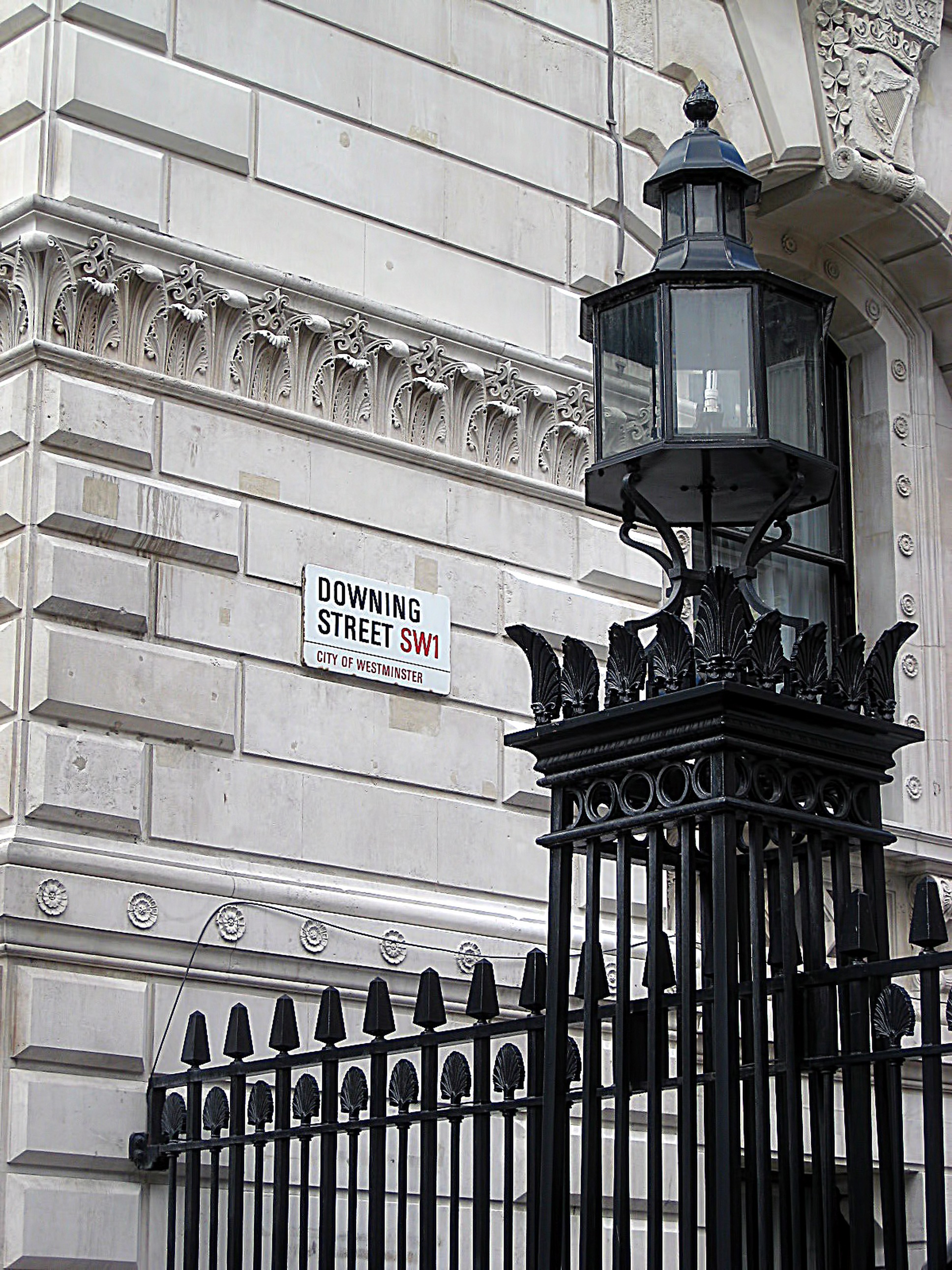 nameplate, city, street, history, built structure, text, london, 2K, street light, building, lighting equipment, arch, architectural column, downing, architecture, Phone HD Wallpaper
