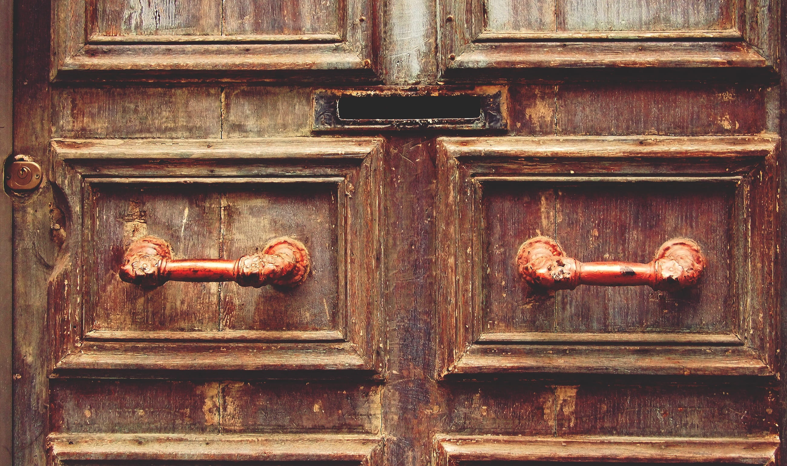 protection, old, metal, security, handle, doorknob, door, safety, wood - material, closed, wood, lock, 2K, day, close-up, backgrounds, vintage, weathered, HD Wallpaper
