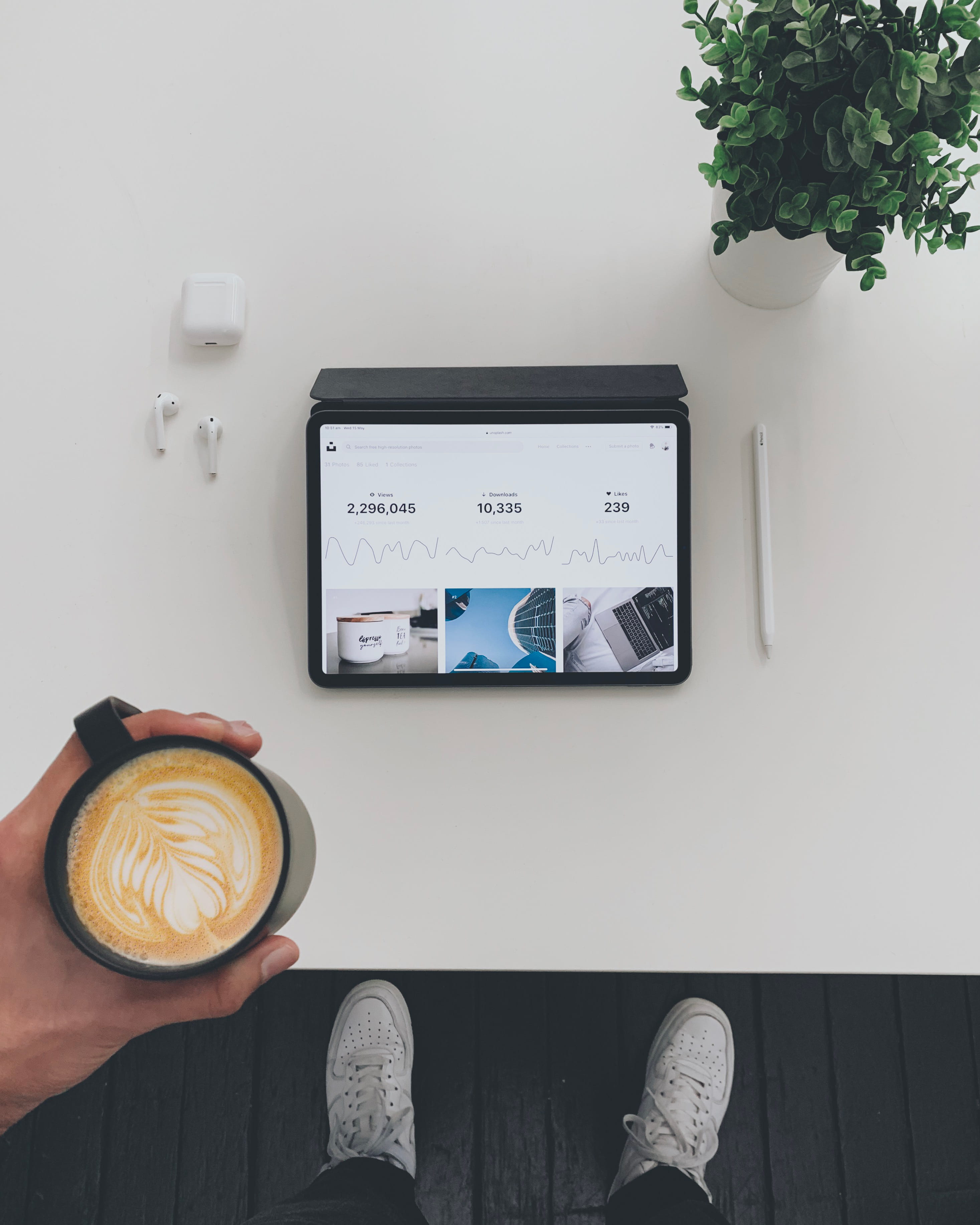apparel, footwear, cup, ipad, mug, coffee, personal perspective, real people, body part, food and drink, clothing, one person, indoors, hand, refreshment, Phone HD Wallpaper
