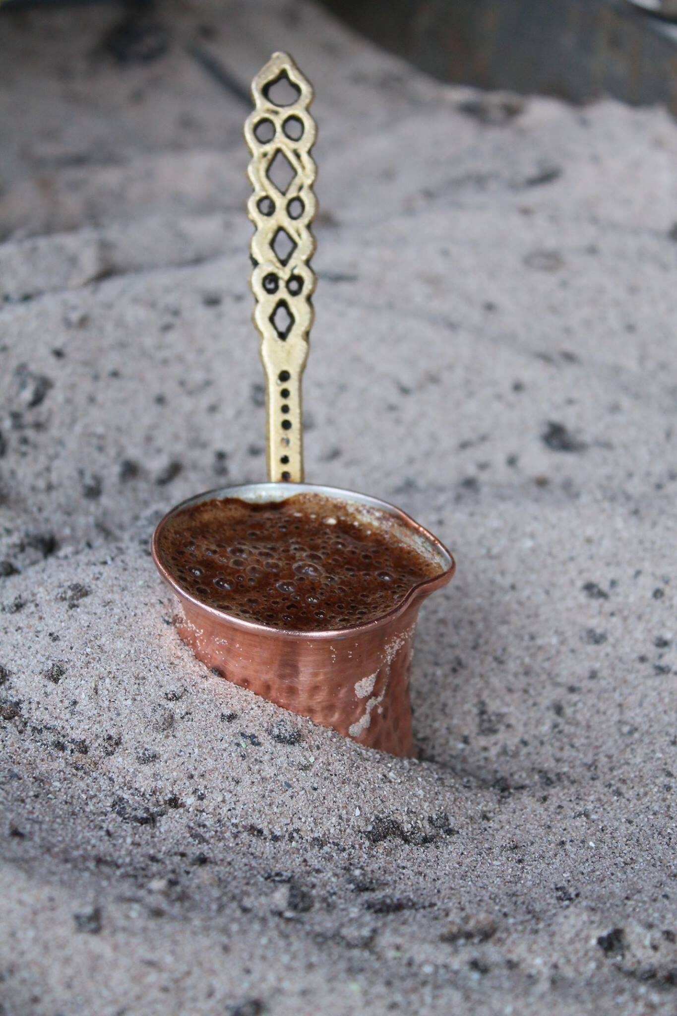 1080P, still life, table, container, turkish coffee, wellbeing, selective focus, day, coffee, sand, food, freshness, food and drink, healthy eating, outdoors, Phone HD Wallpaper