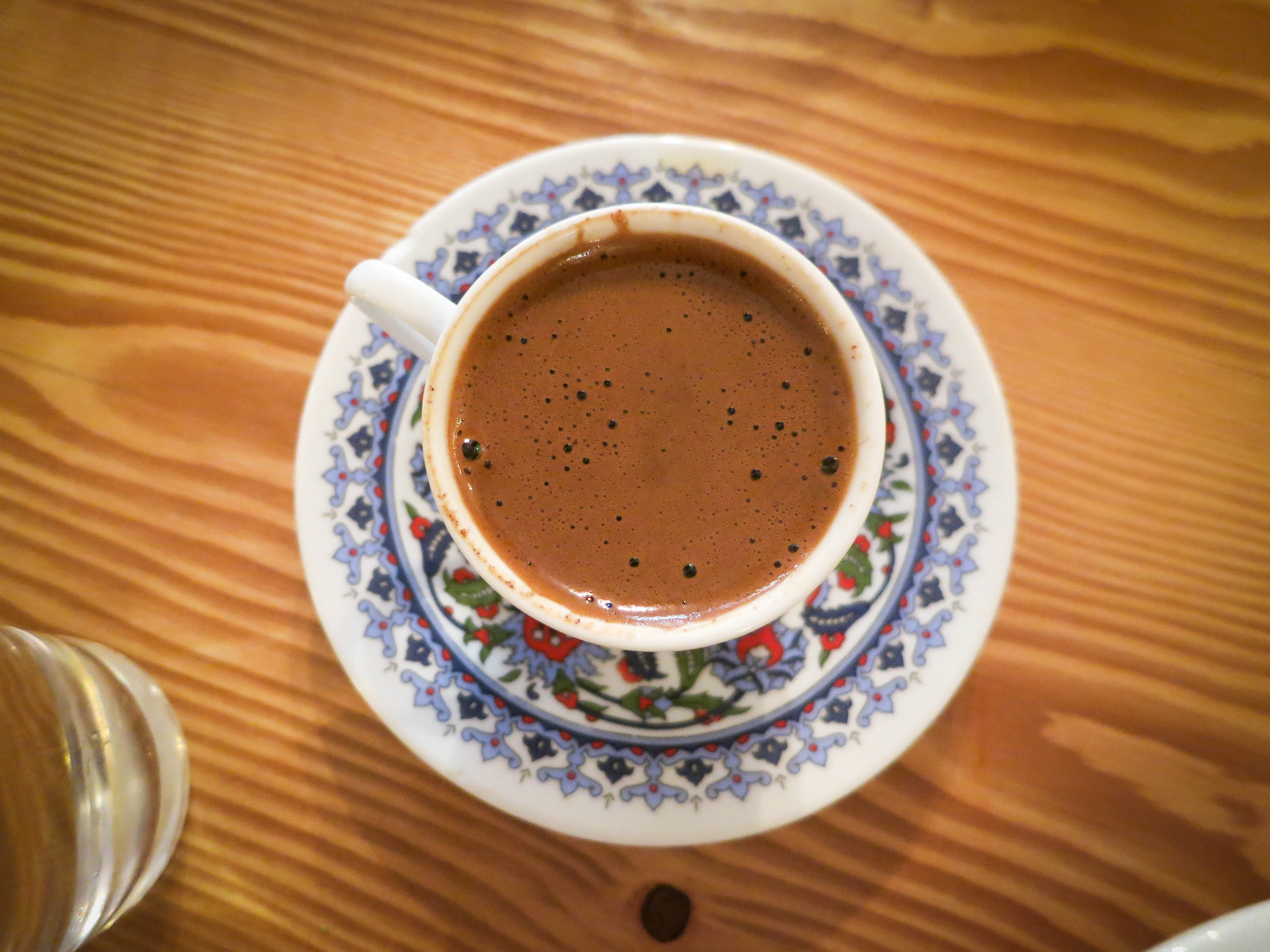 turkish, cup, wood - material, table, coffee, white, no people, coffee - drink, saucer, ceramic, wood grain, food and drink, indoors, directly above, crockery, HD Wallpaper