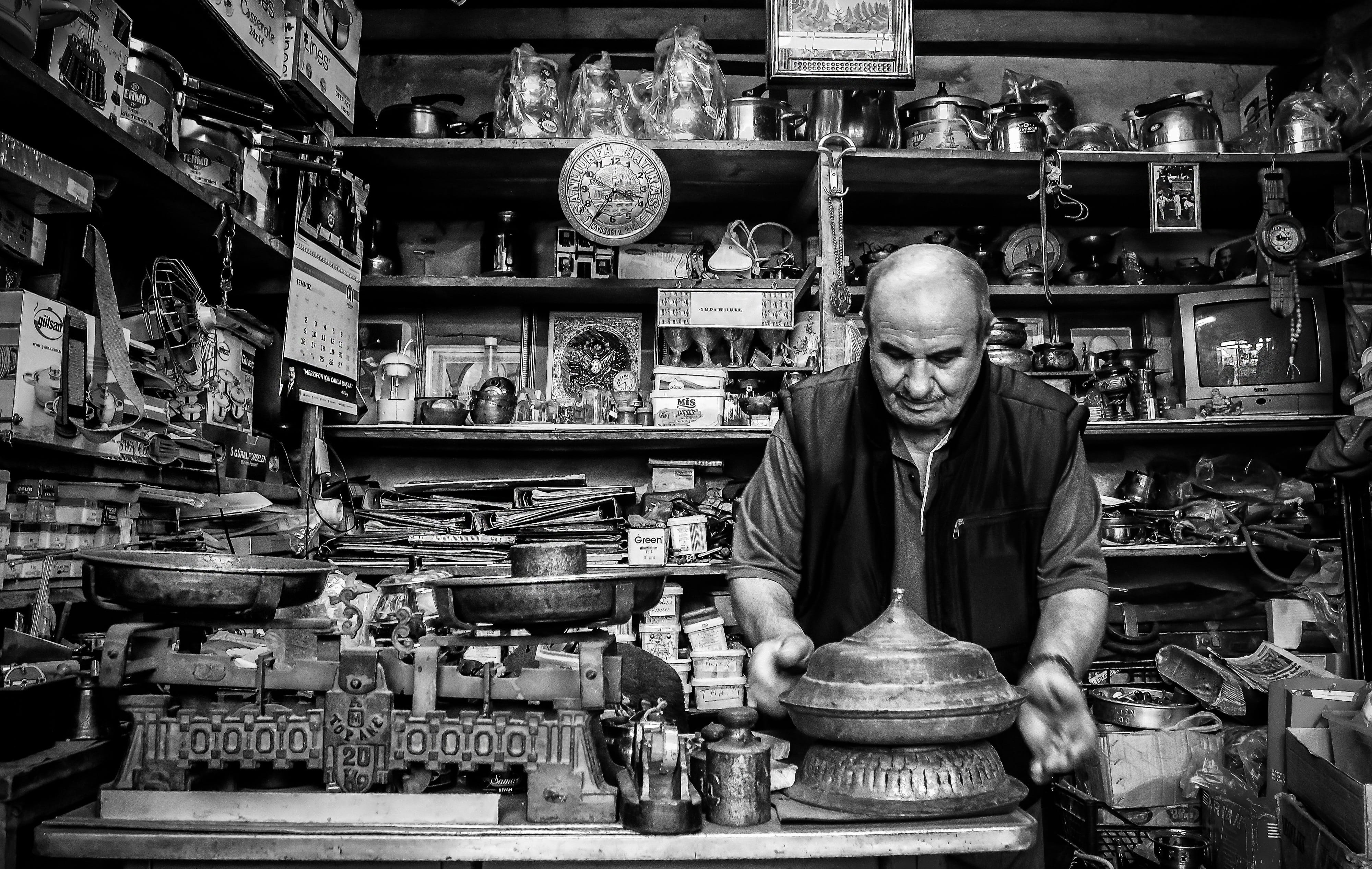 tea, males, 4K, nostalgic photo karabulut, craft, one person, lifestyles, business, mature men, historic, waist up, retail, senior adult, large group of objects, HD Wallpaper