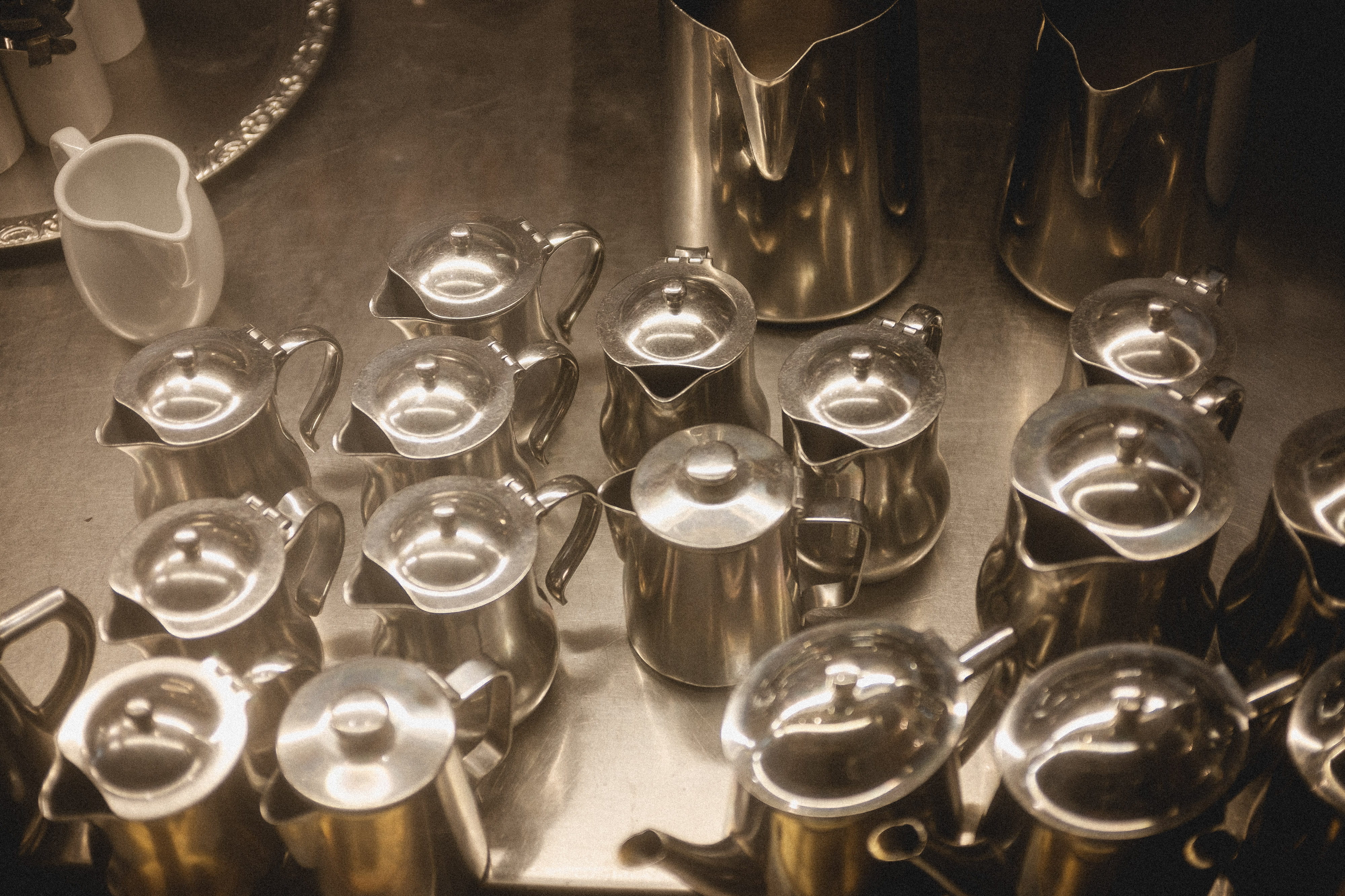 still life, shape, cafe, copper, variation, arrangement, large group of objects, glass - material, closeup, ornate, pots, antique, bunch, metal, domestic, HD Wallpaper