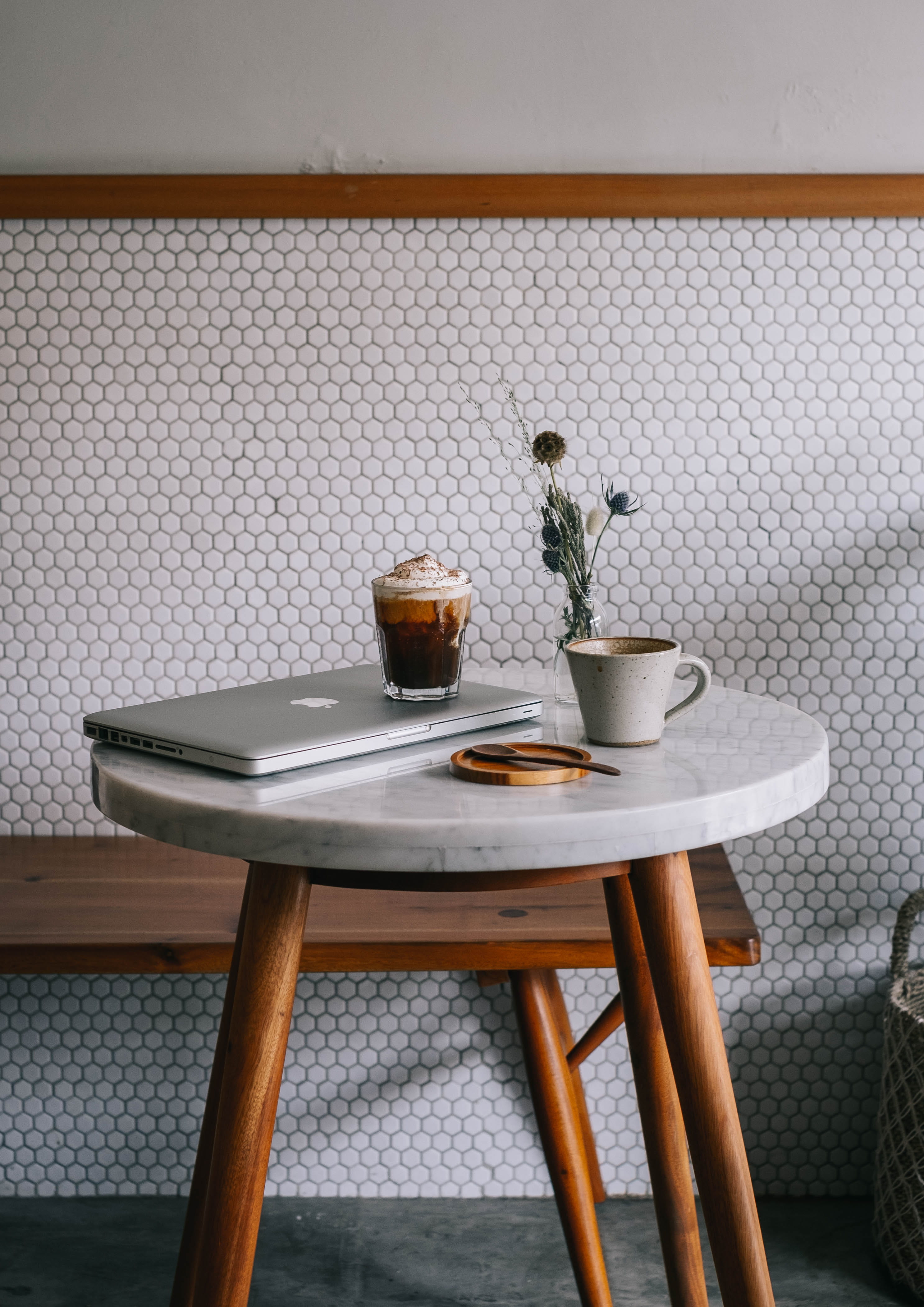 technology, white, cafe, elegance, workspace, decor, chair, pro, indoors, clear, creative, drink, brown, latte art, furniture, laptop, window, cream, top, Phone HD Wallpaper