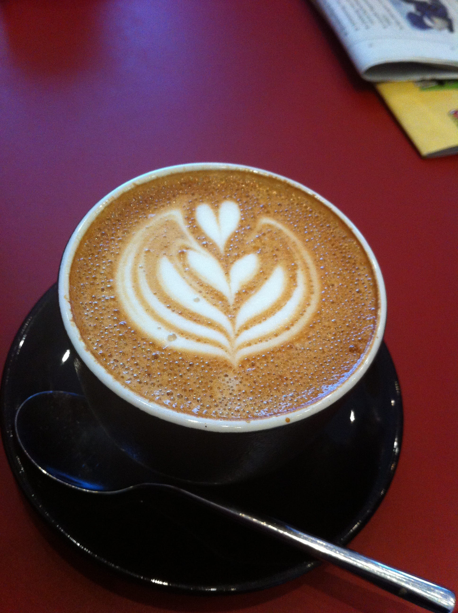 coffee - drink, latte, froth, creativity, no people, still life, drink, mug, hot drink, Latte Art, coffee cup, crockery, cup, breakfast, close-up, saucer, Phone HD Wallpaper