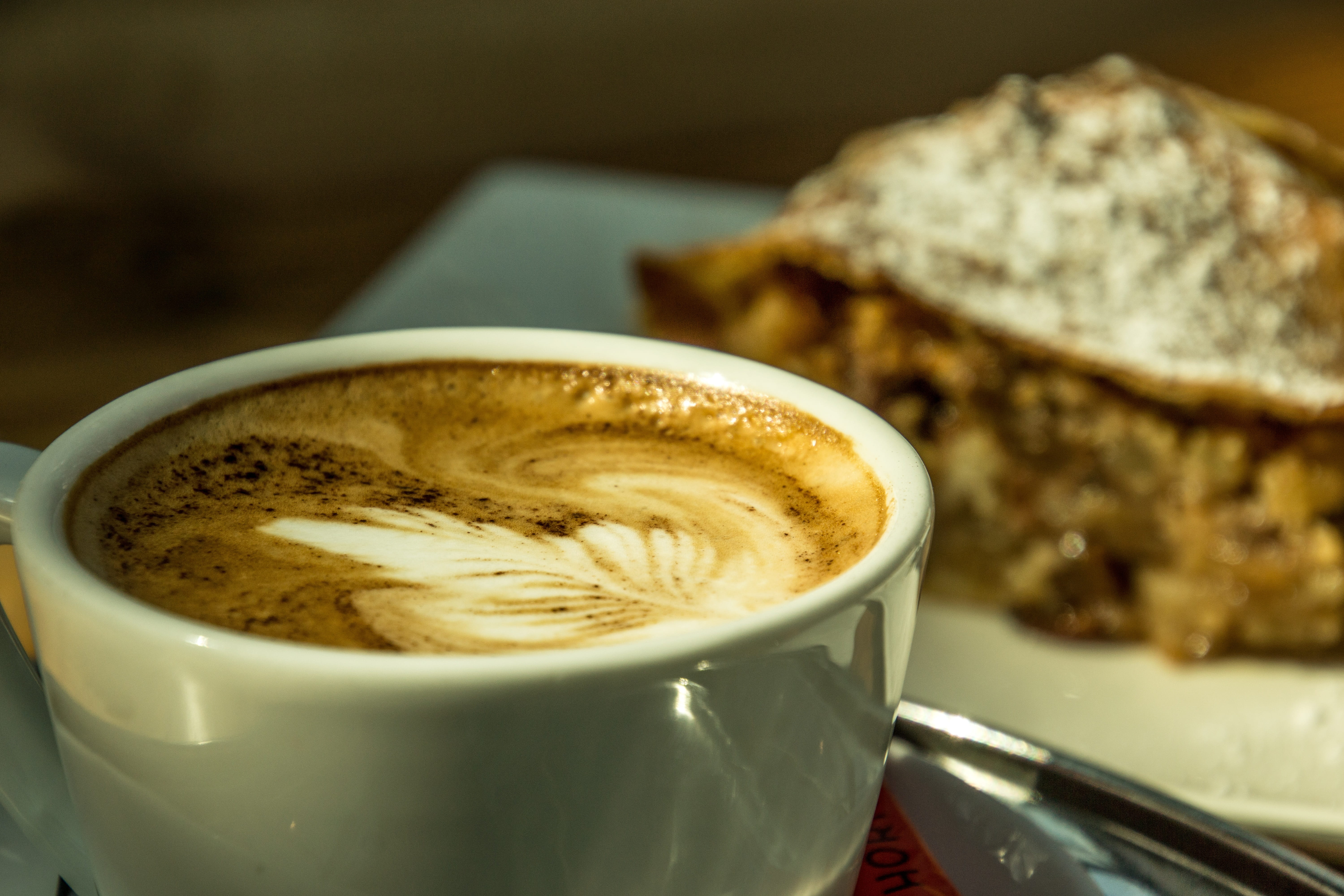 strudel, coffee cup, drinks, still life, drink, temptation, freshness, close-up, restaurant, breakfast, morning, no people, cafe, delicious, capuccino, HD Wallpaper