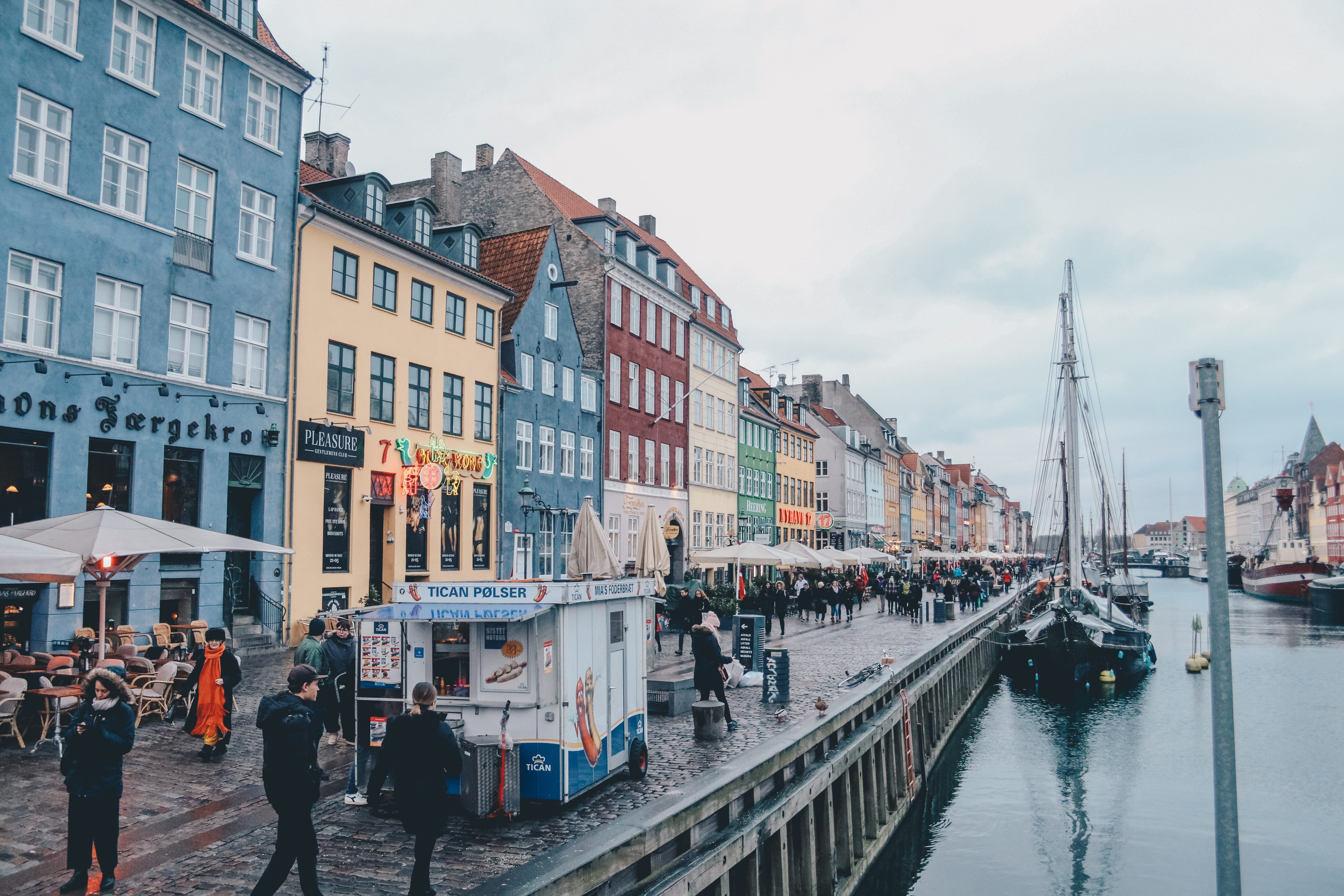 walking, day, water, people, transportation, adult, buildings, canal, building exterior, women, shop, street, built structure, outdoors, near, boat, building, HD Wallpaper