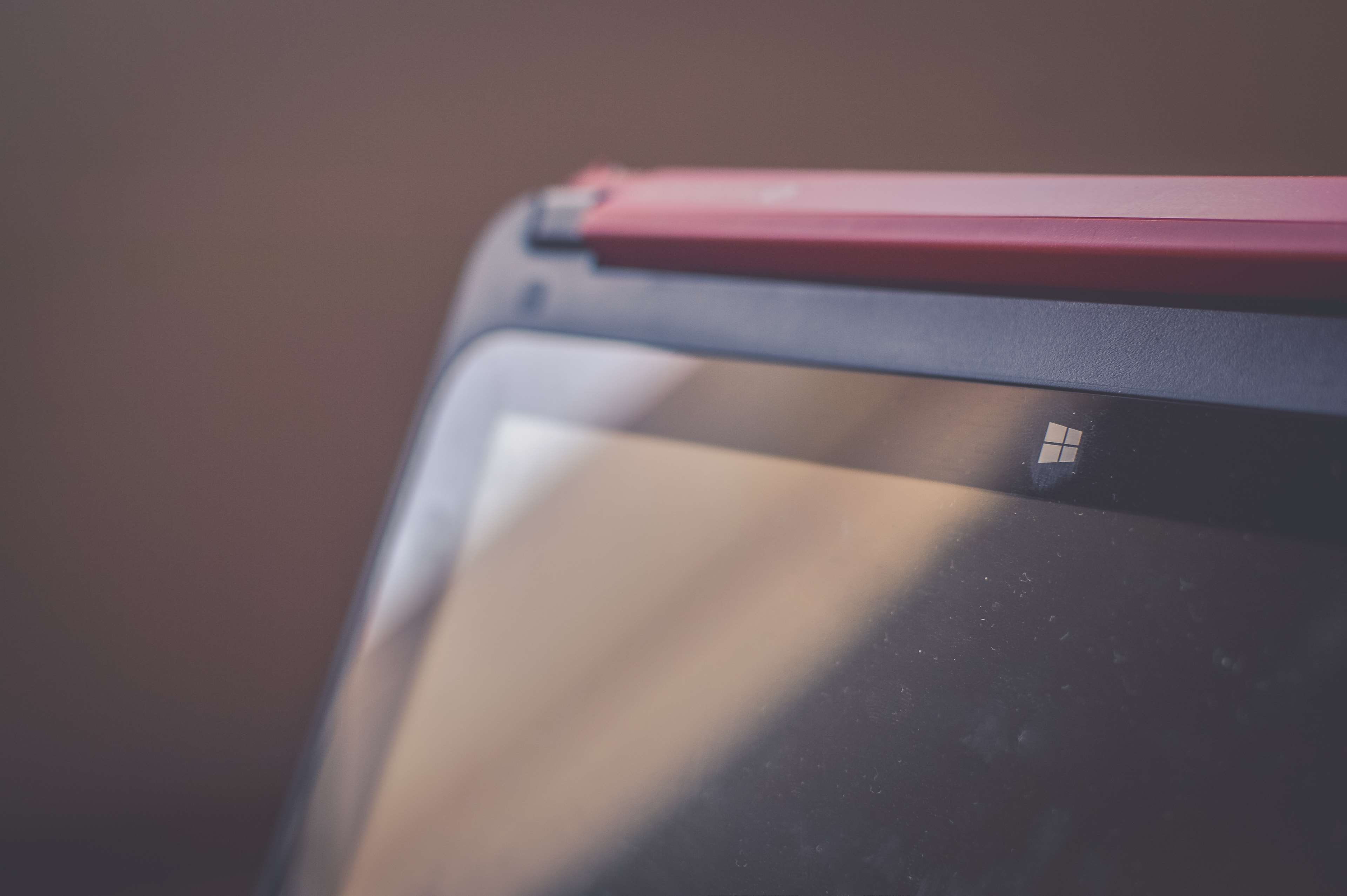 table, communication, pink color, selective focus, red, still life, convenience, day, business, reflections, lights, indoors, single object, windows, motion, HD Wallpaper