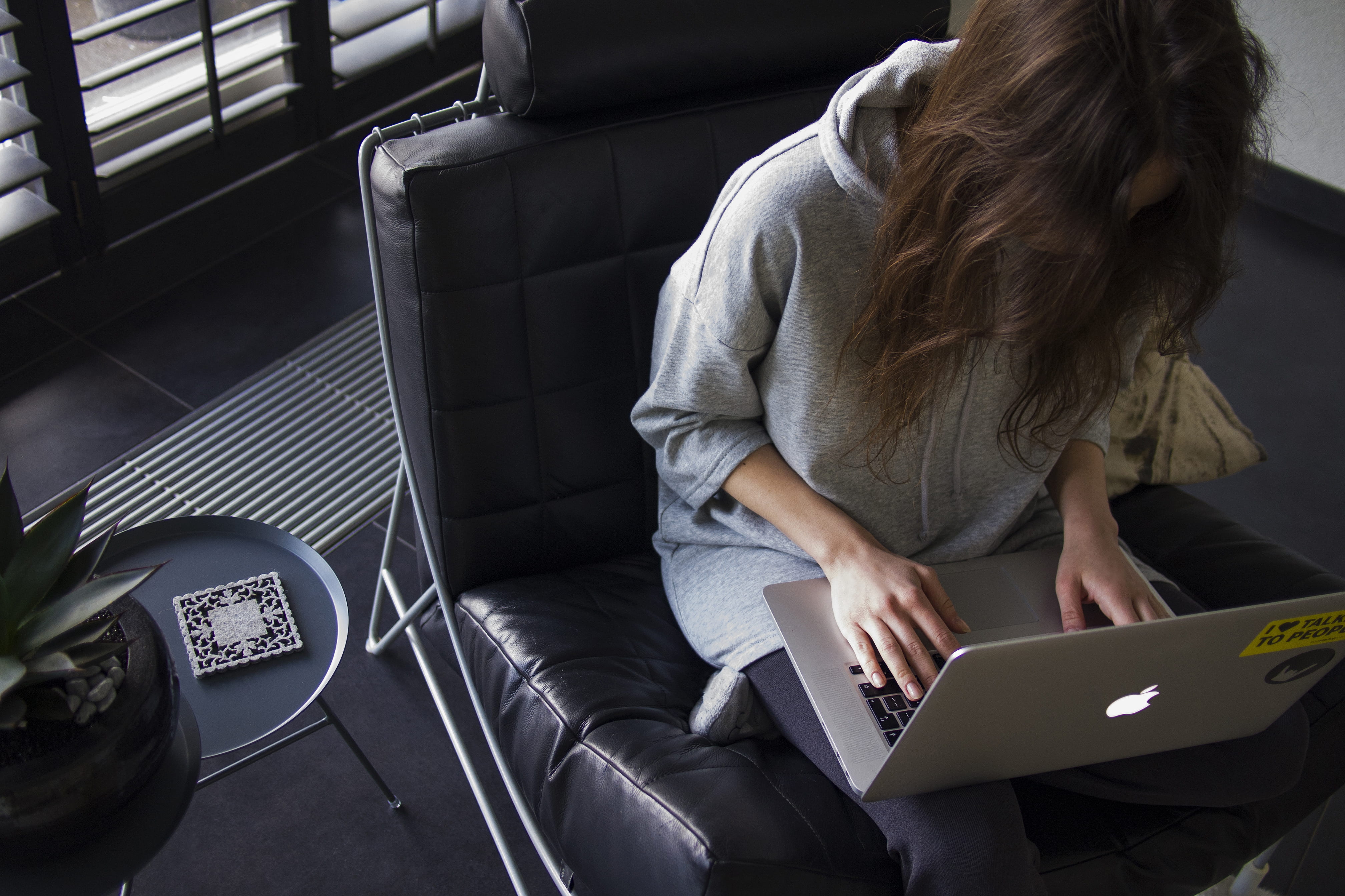 macbook, casual clothing, one person, writing, sitting, gray, typing, editing, black, comfortable, surfing the net, indoors, long, lap, technology, using, HD Wallpaper