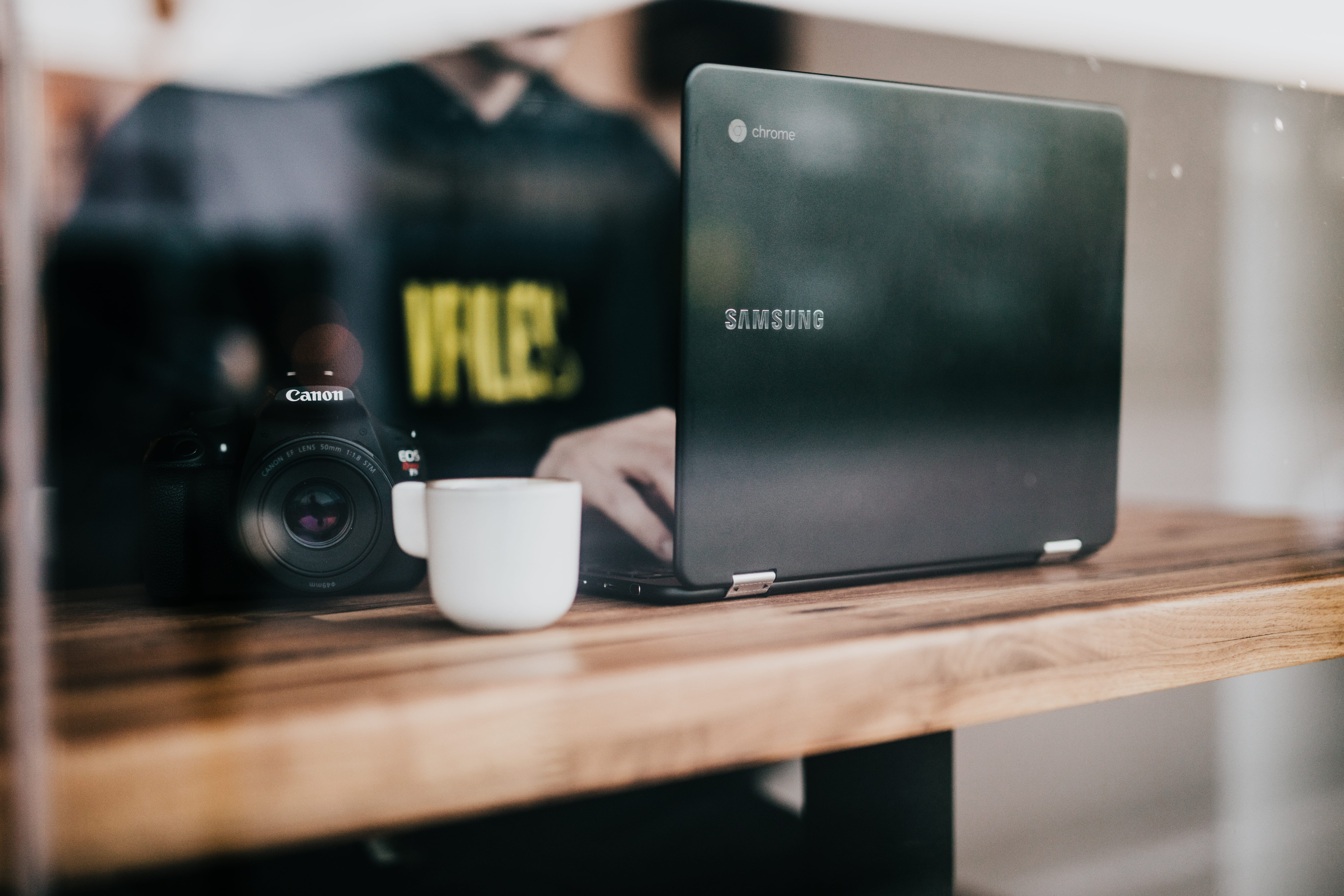 working, music, indoors, google chromebooks, black, laptop, 5K, wireless technology, mug, front, smart phone, samsung, coffee, computer, communication, HD Wallpaper