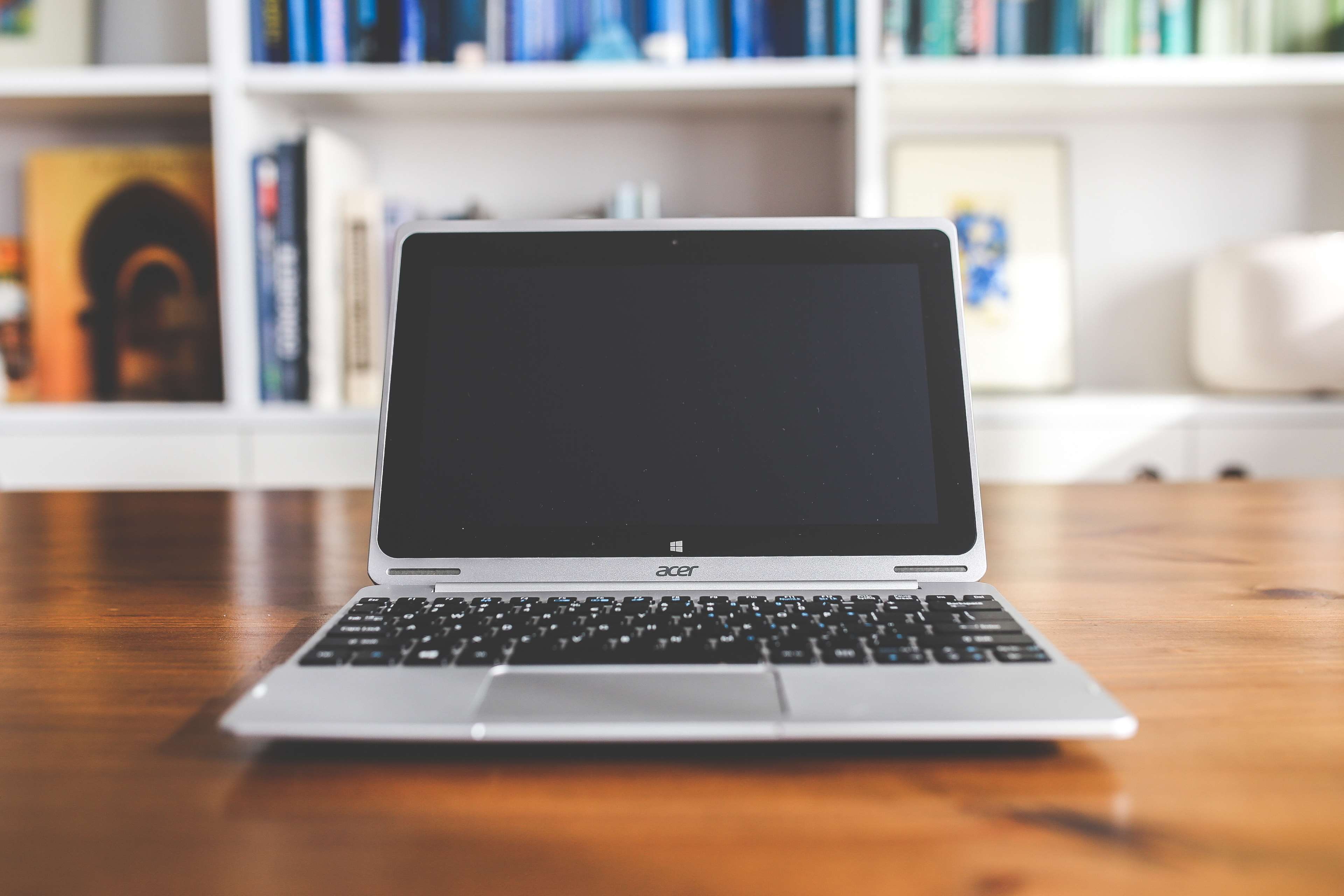 netbook, no people, computer equipment, desk, indoors, internet, communication, wireless technology, technology, laptop, business, 4K, portable information device, HD Wallpaper
