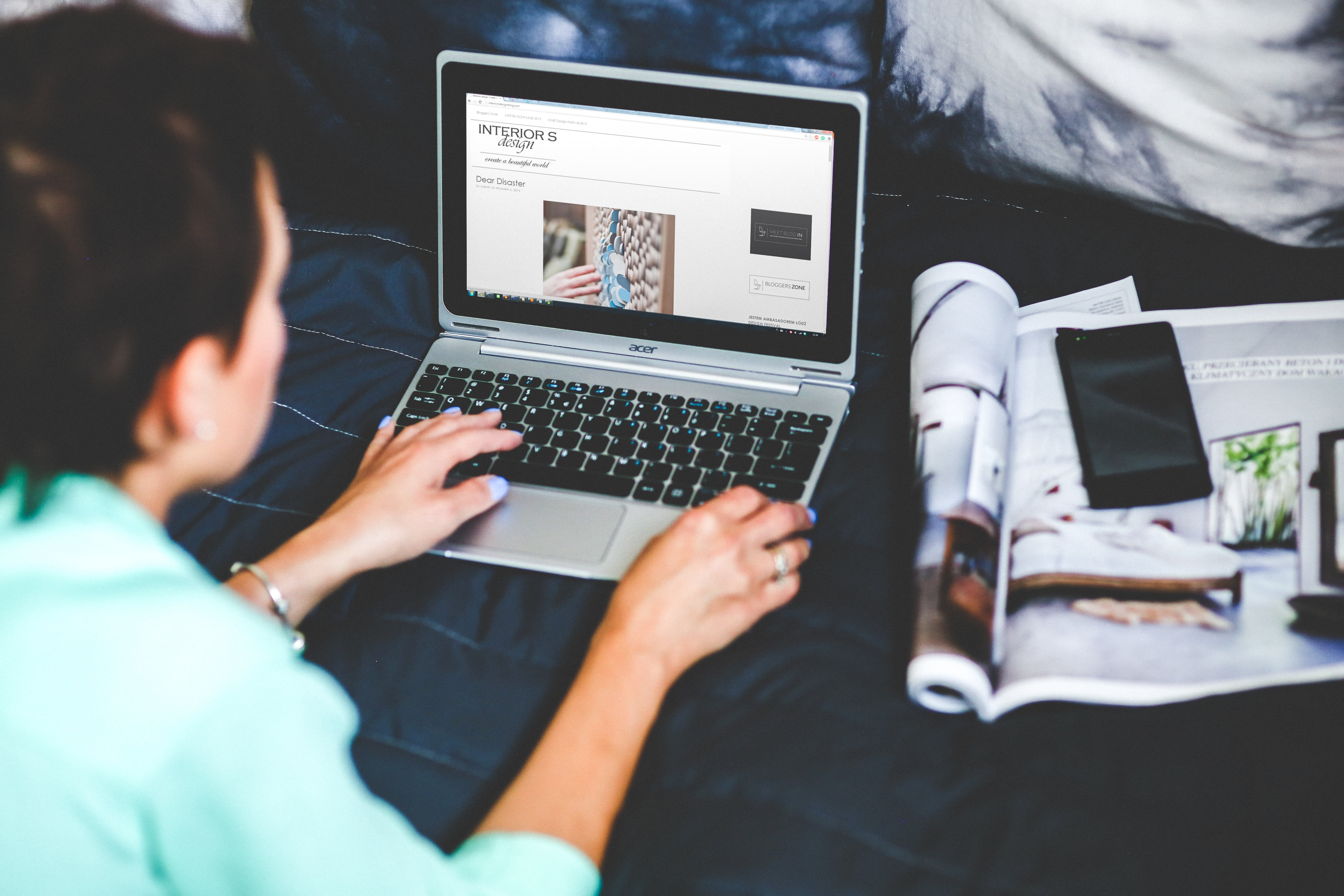 internet, communication, girl, infront, furniture, adult, working, men, wireless Technology, selective focus, people, laptop, using laptop, resting, indoors, HD Wallpaper